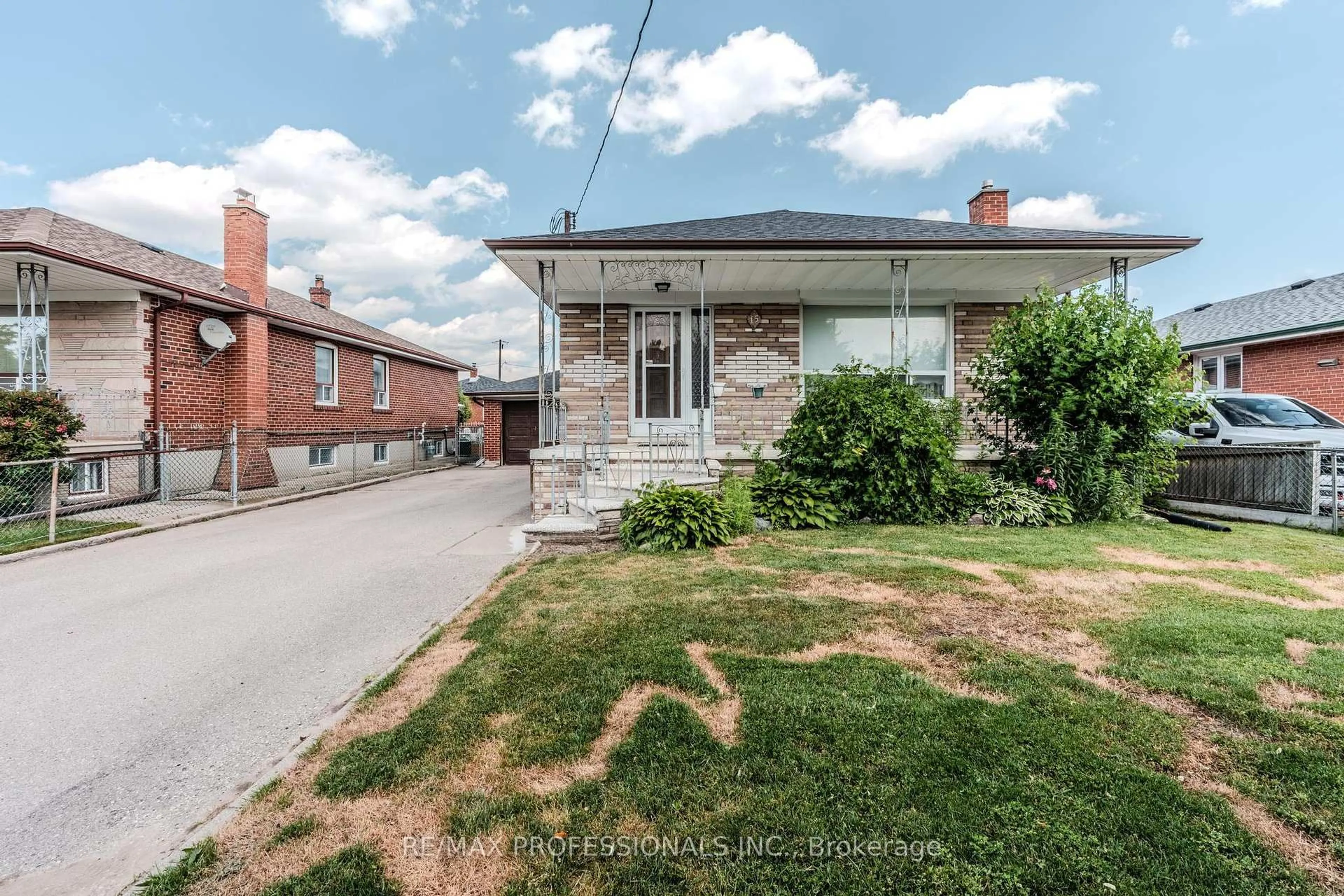 Unknown for 15 Nordin Ave, Toronto Ontario M8Z 2A9