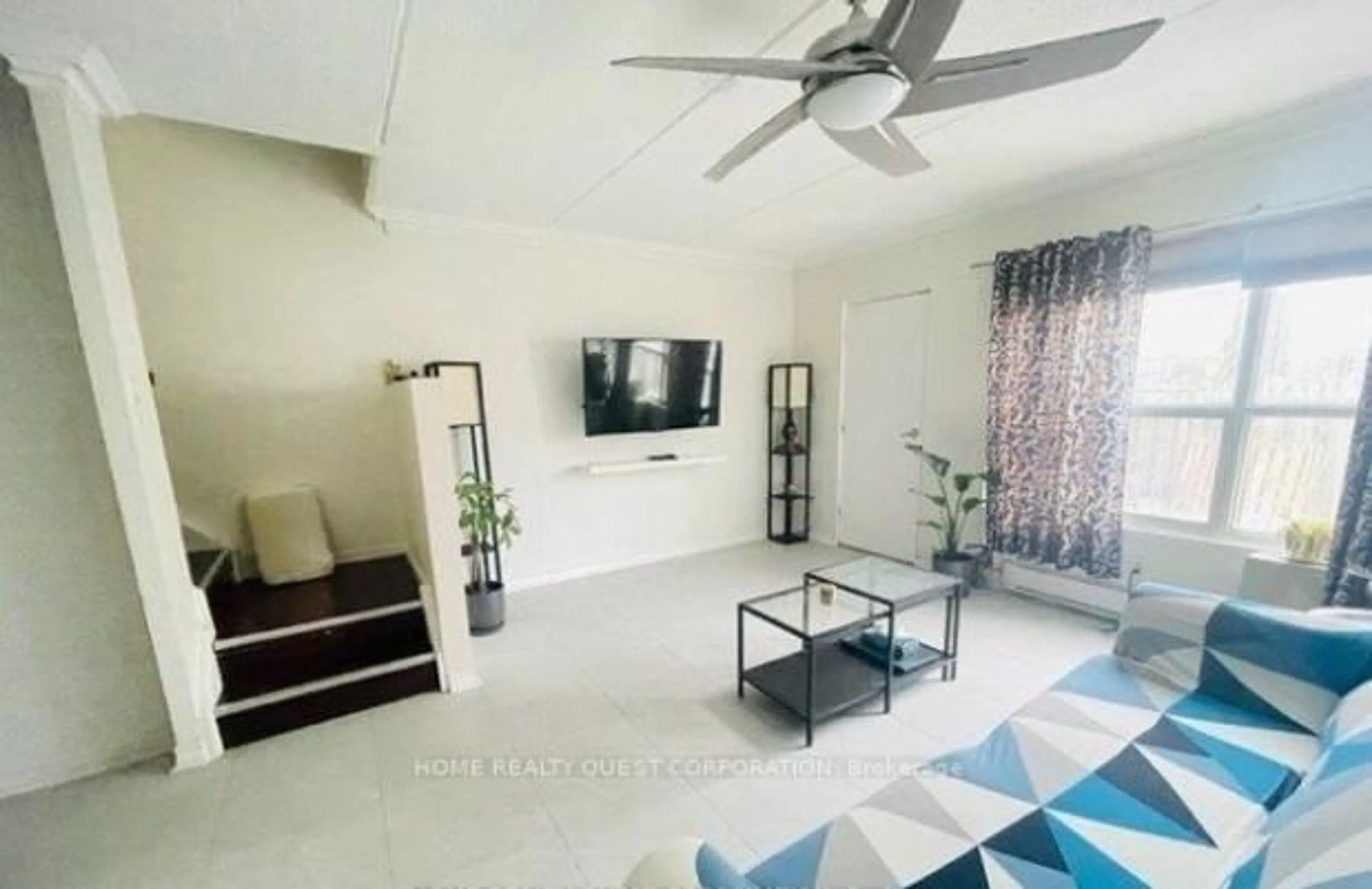 Living room with furniture, unknown for 180 Mississauga Valley Blvd, Mississauga Ontario L5A 3M2