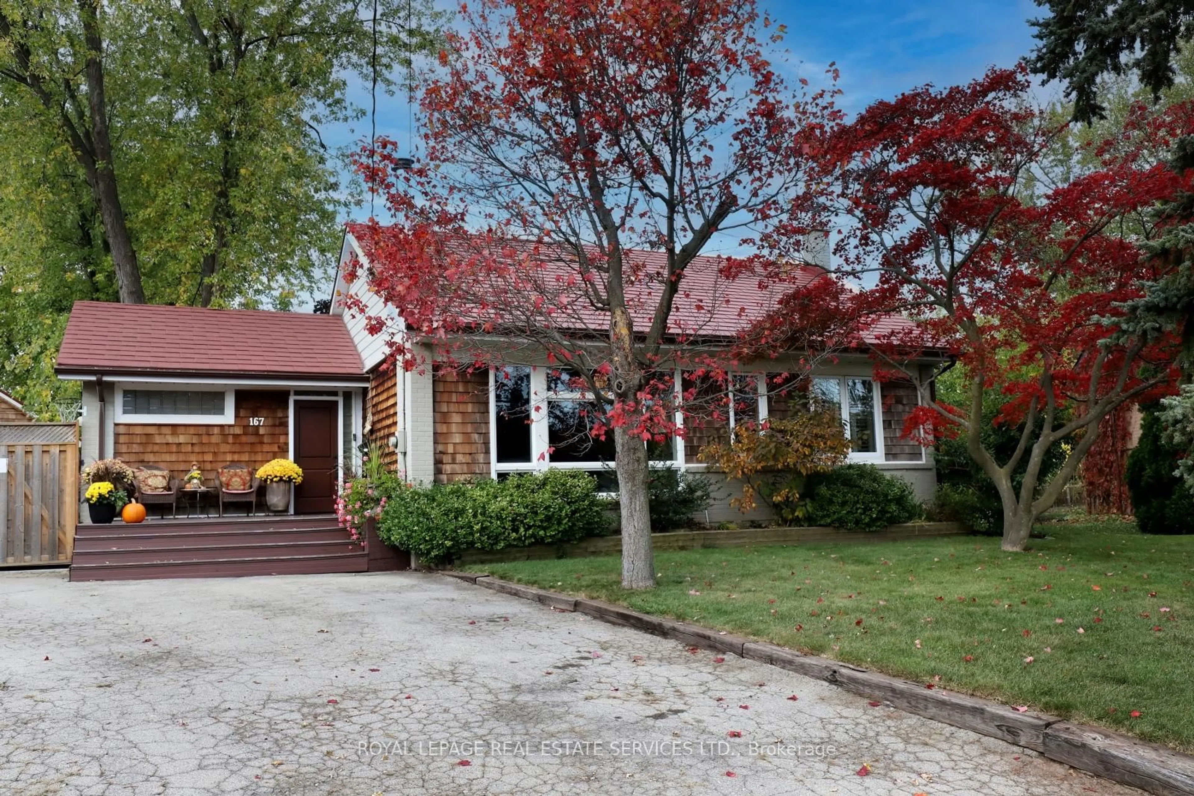 Home with brick exterior material, street for 167 Oliver Pl, Oakville Ontario L6H 1K9