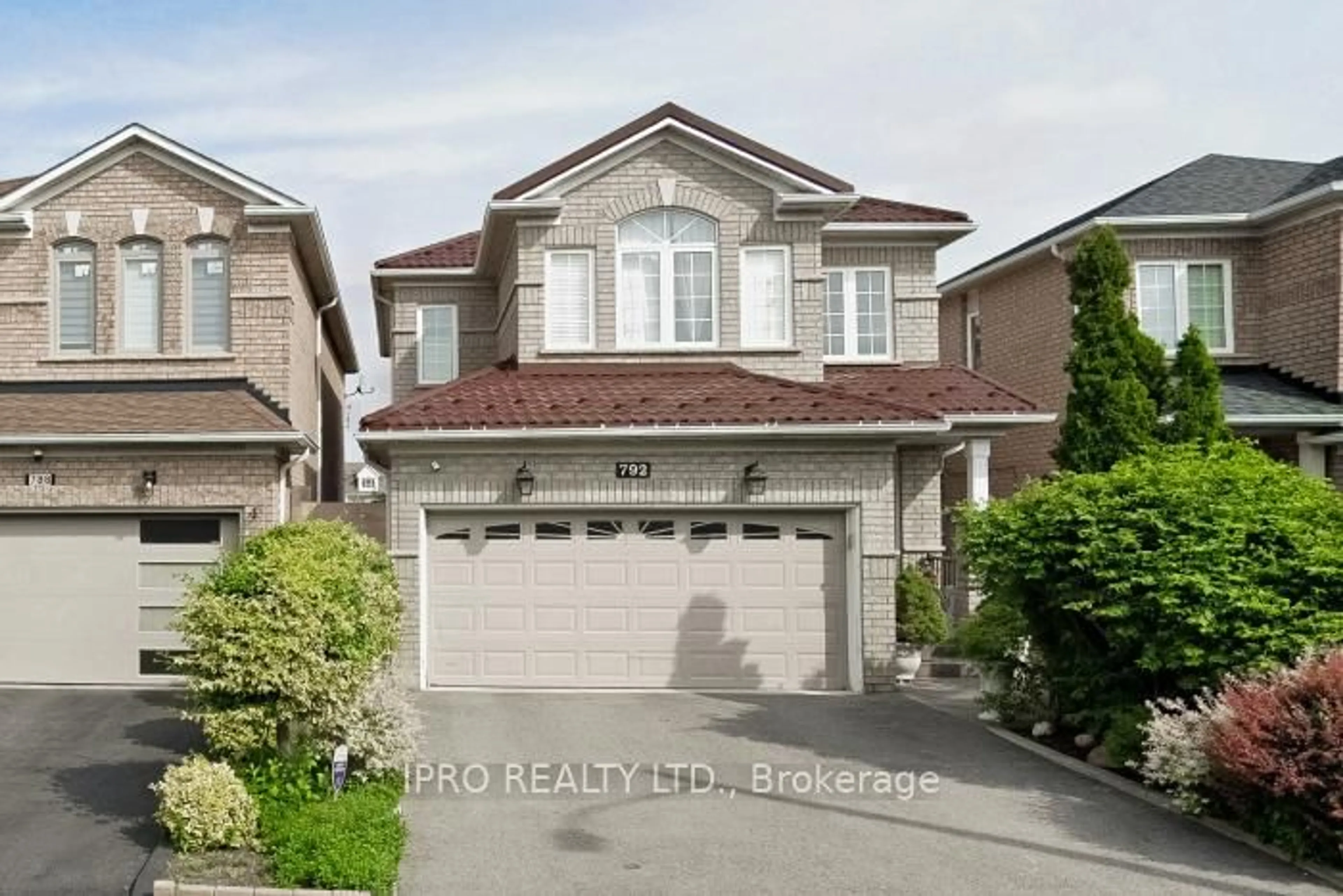 Unknown for 792 Ledbury Cres, Mississauga Ontario L5V 2R1
