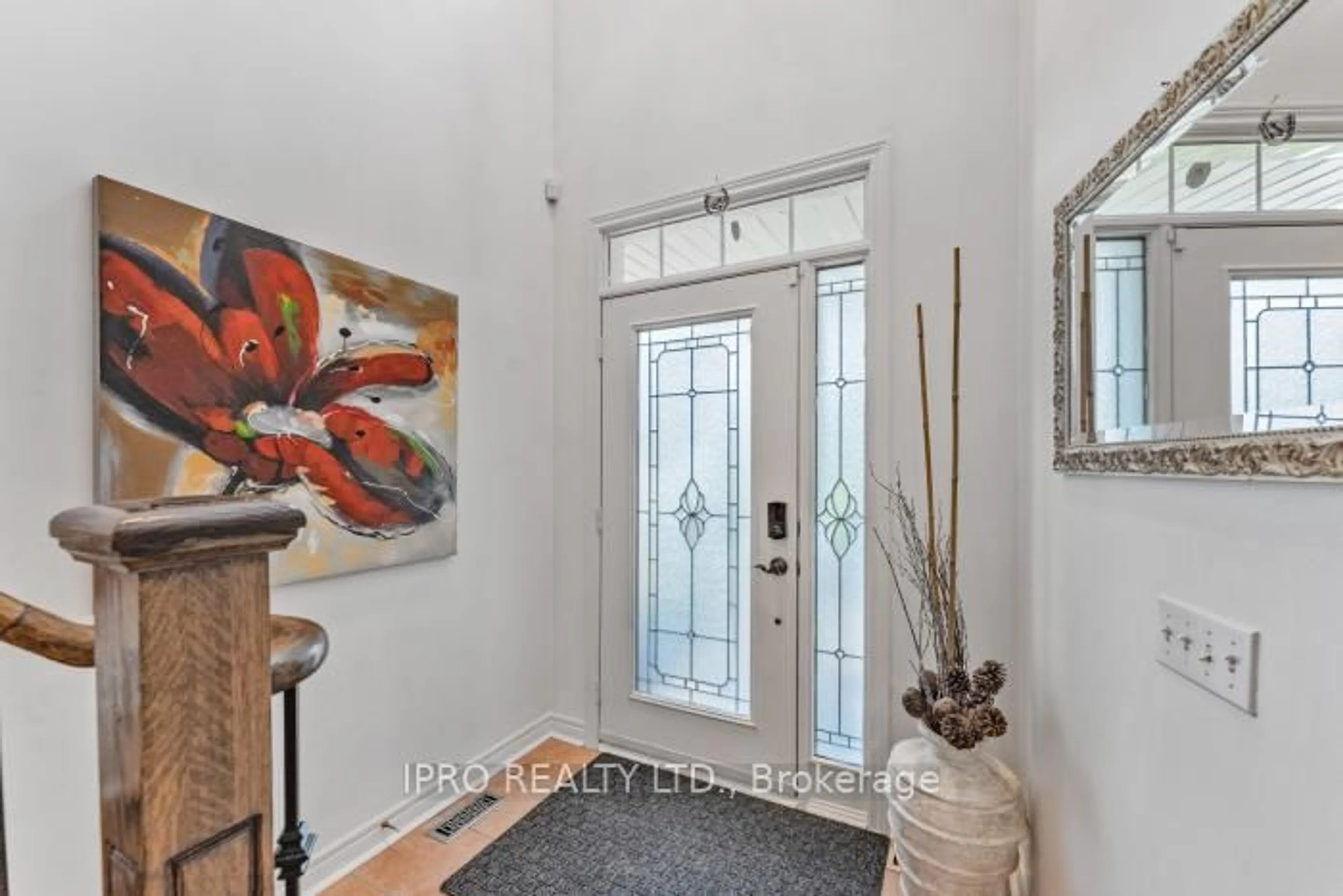 Indoor entryway for 792 Ledbury Cres, Mississauga Ontario L5V 2R1