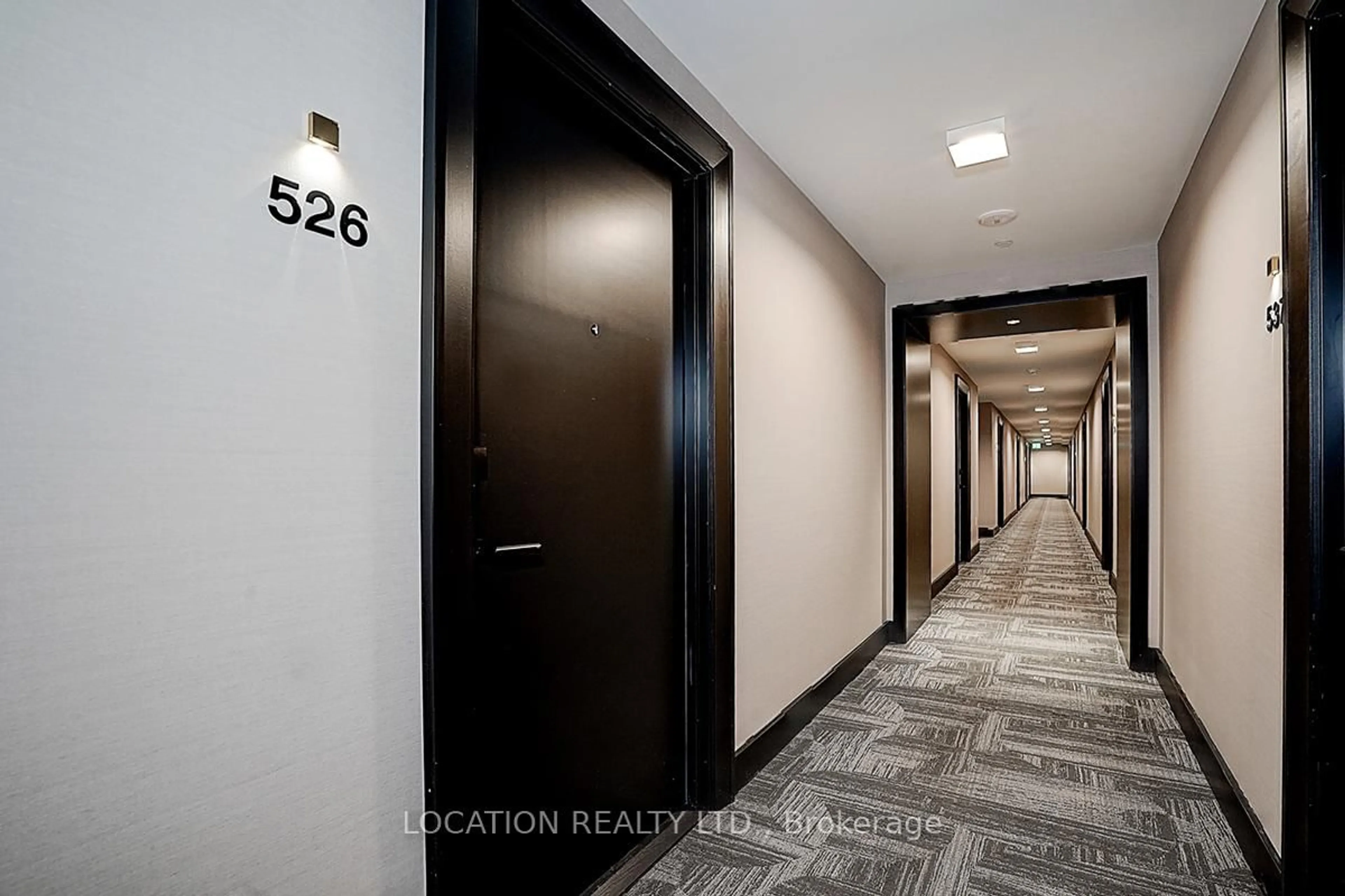 Indoor foyer for 2343 Khalsa Gate #526, Oakville Ontario L6M 0X7