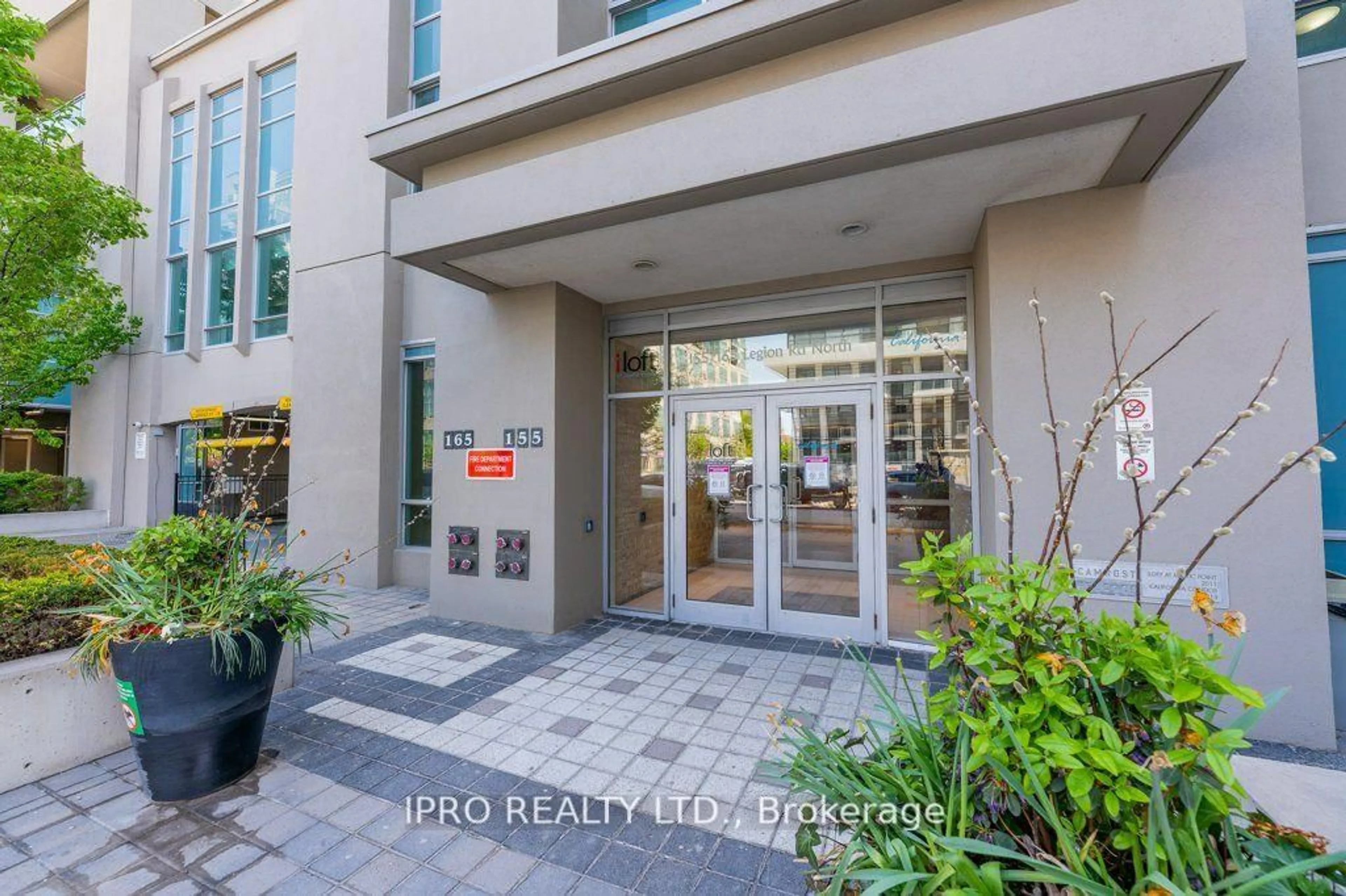 Indoor entryway for 155 Legion Rd #408, Toronto Ontario M8Y 0A7