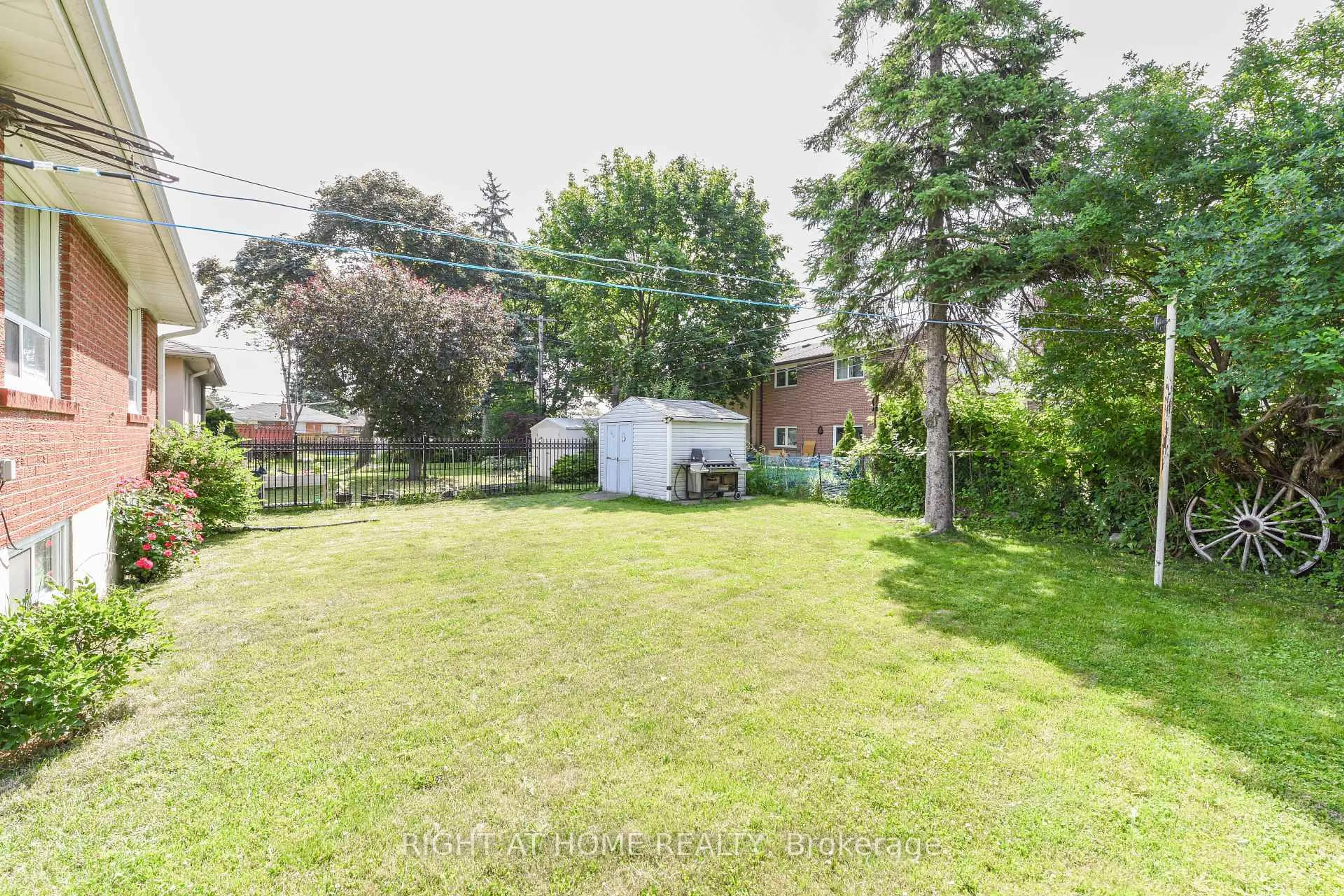 A pic from outside/outdoor area/front of a property/back of a property/a pic from drone, street for 44 Birgitta Cres, Toronto Ontario M9C 3W4