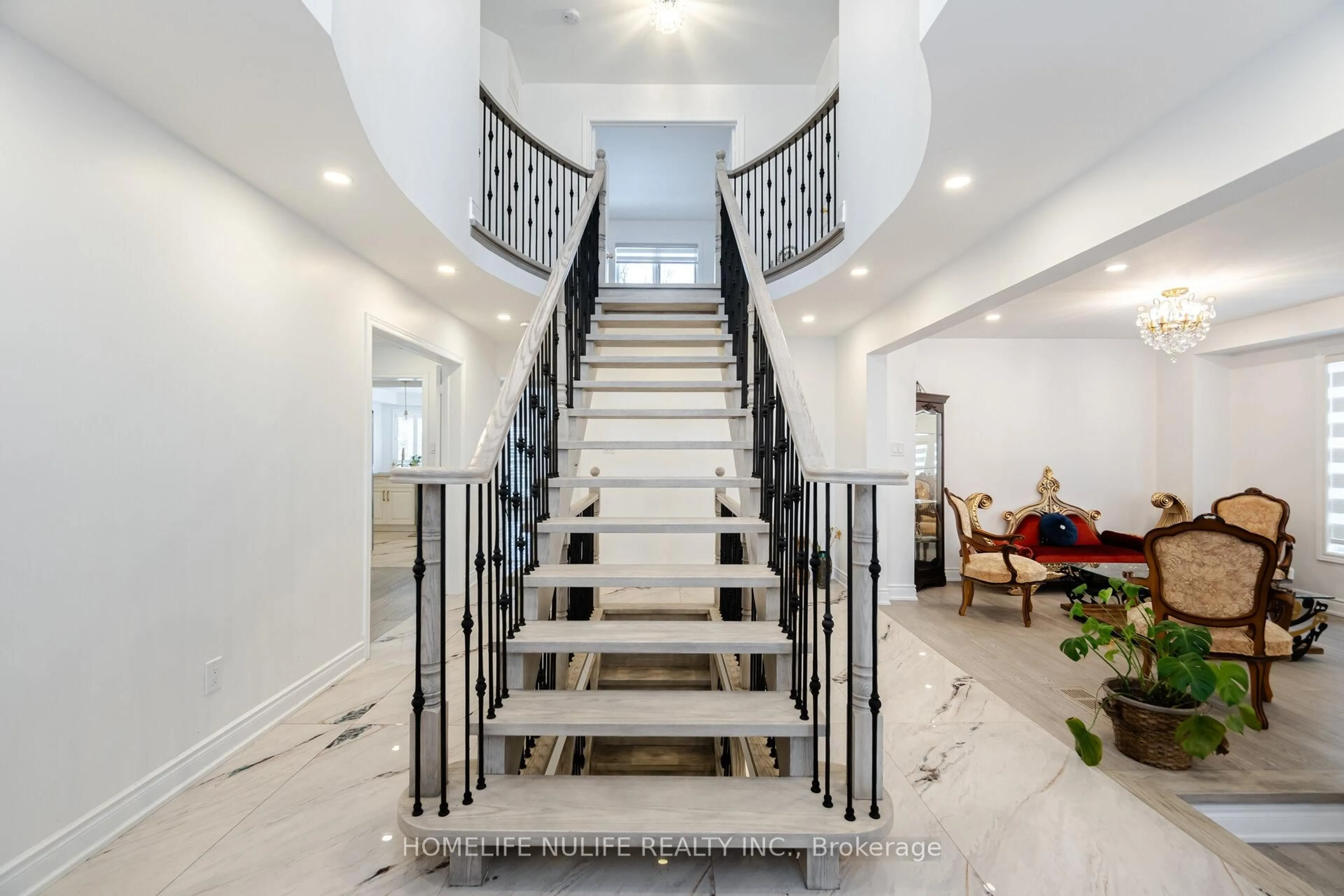 Stairs for 6150 Bankhead Crt, Mississauga Ontario L5V 1L9