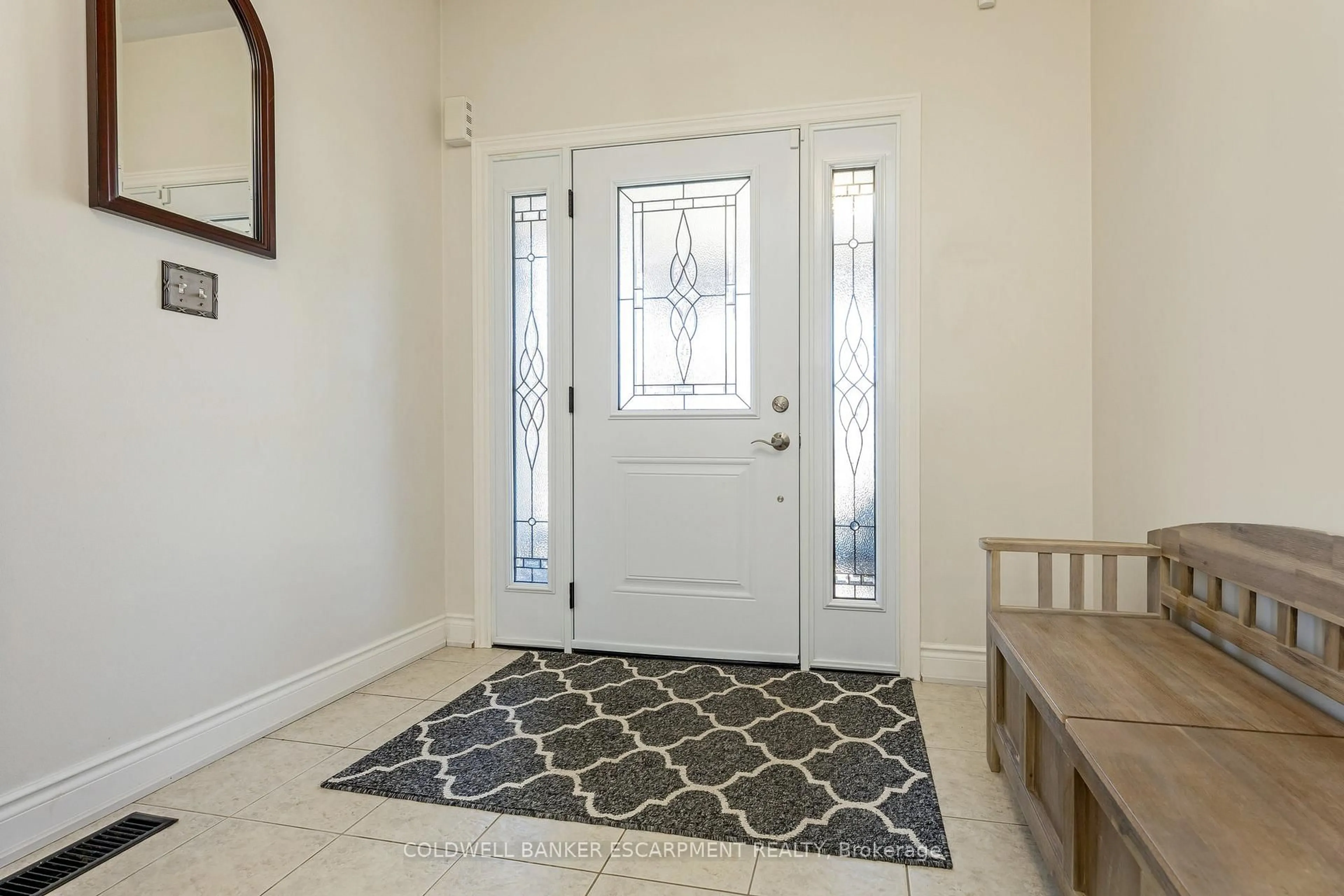 Indoor entryway for 602 Yates Dr, Milton Ontario L9T 7R1