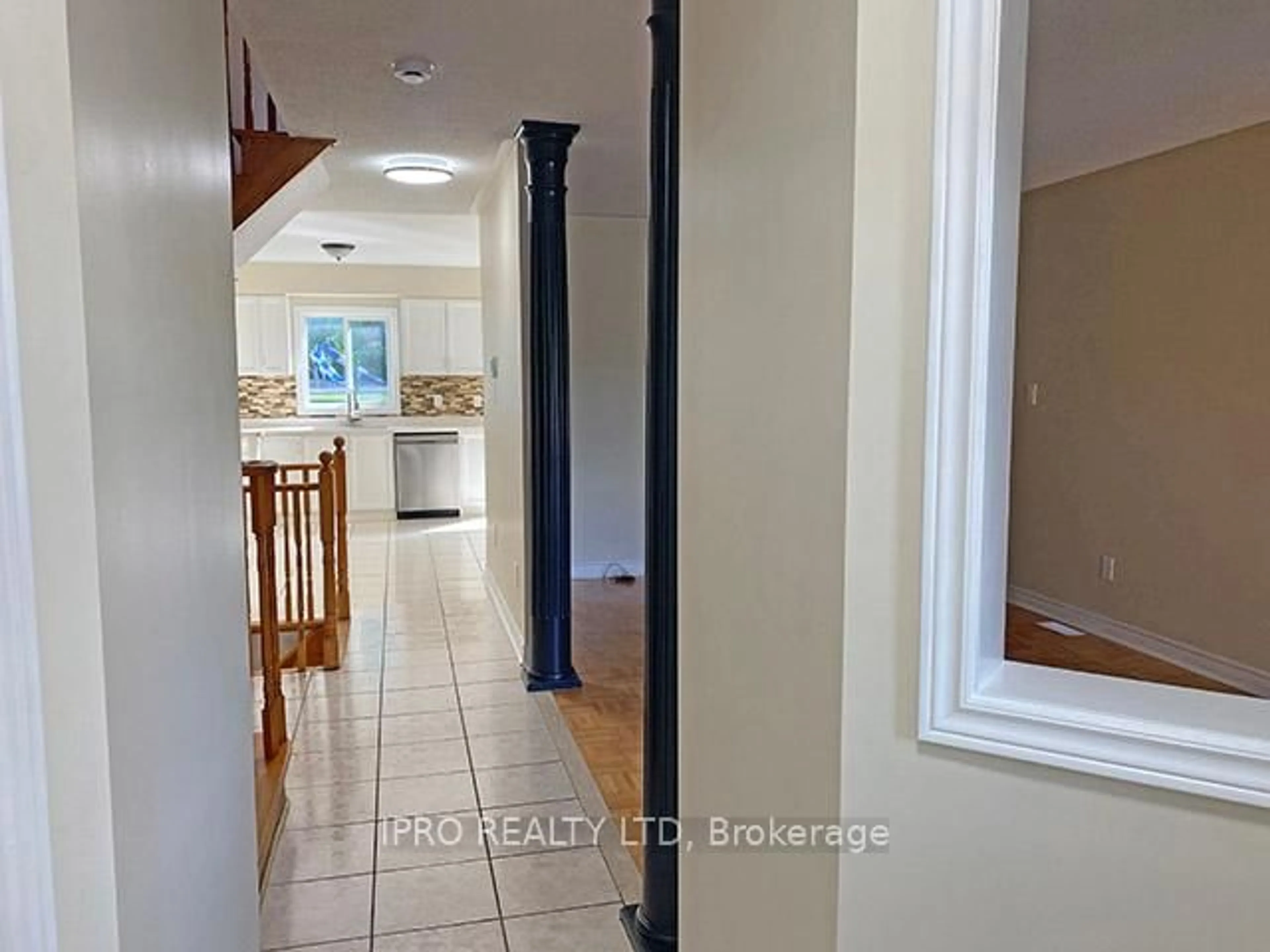 Indoor entryway for 63 Coolspring Cres, Caledon Ontario L7E 1W7