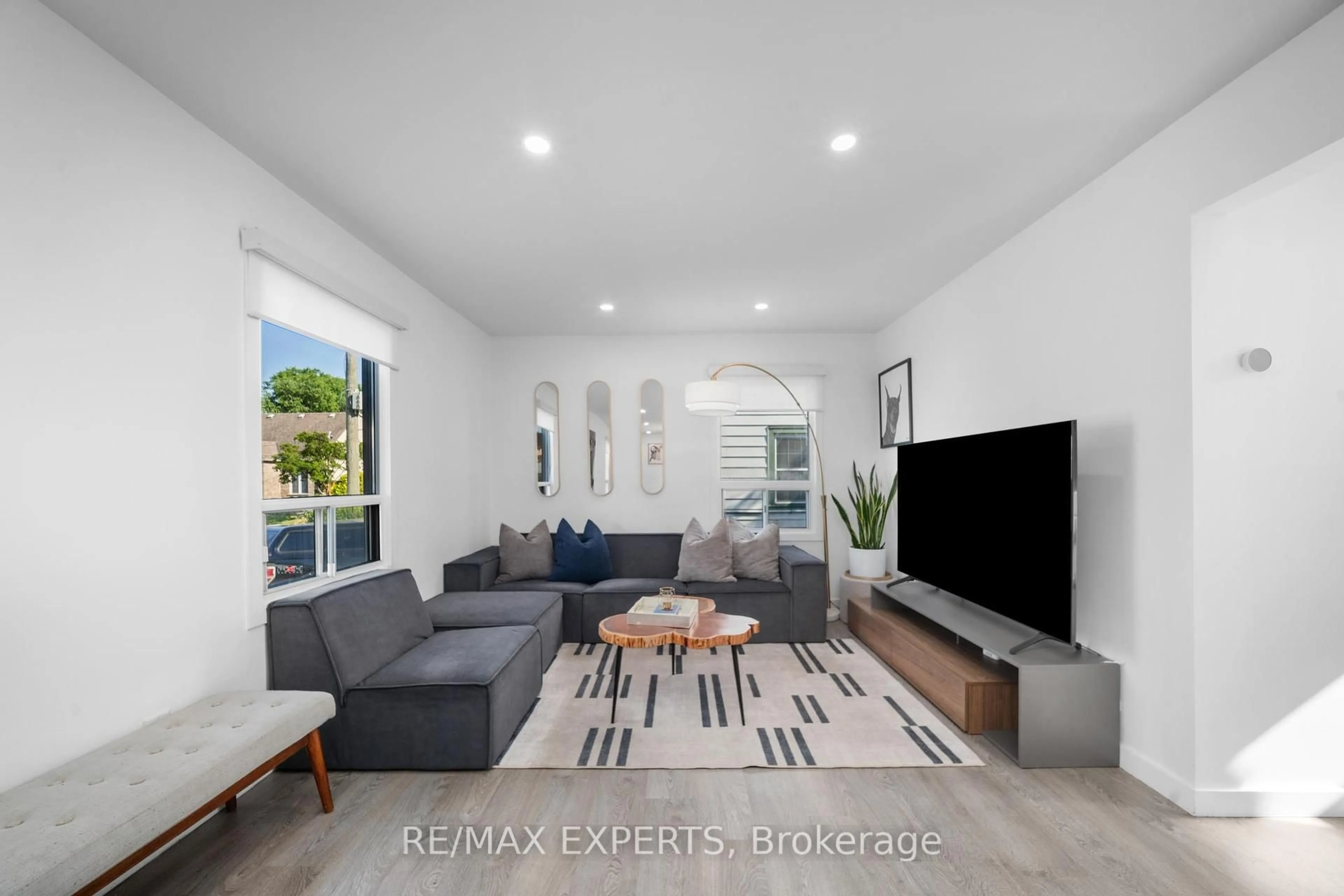 Living room with furniture, unknown for 6 Mccallum Crt, Toronto Ontario M8Y 1M6