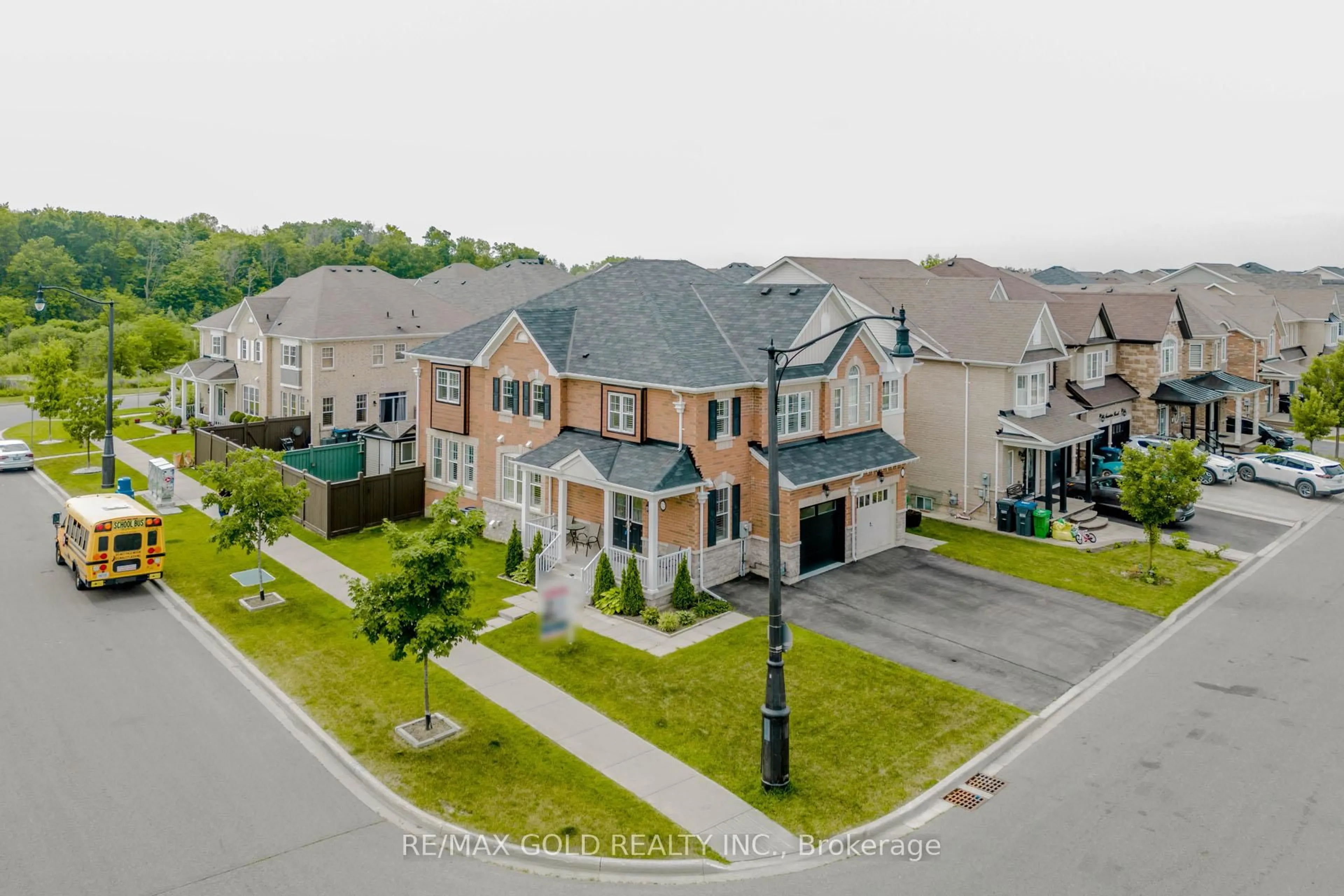 A pic from outside/outdoor area/front of a property/back of a property/a pic from drone, street for 12 Victoriaville Rd, Brampton Ontario L6X 0B2