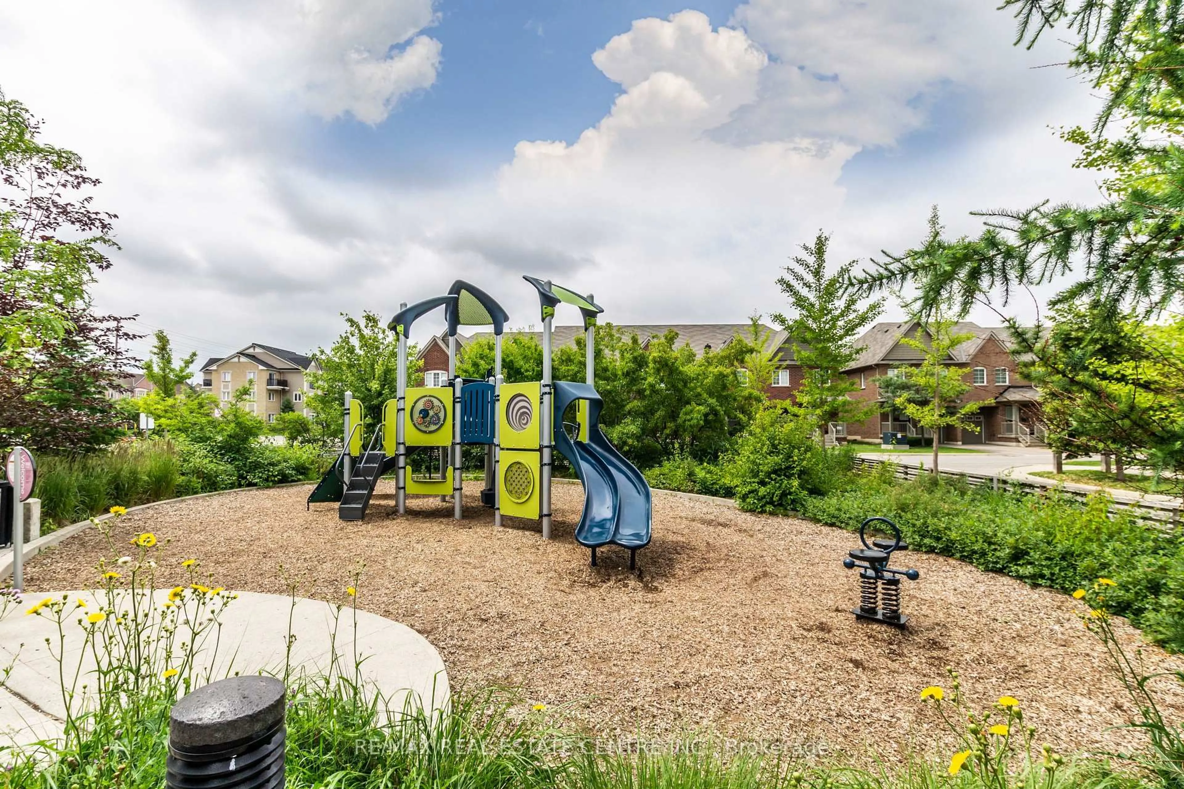 Patio, unknown for 5035 Harvard Rd #209, Mississauga Ontario L5M 0W7