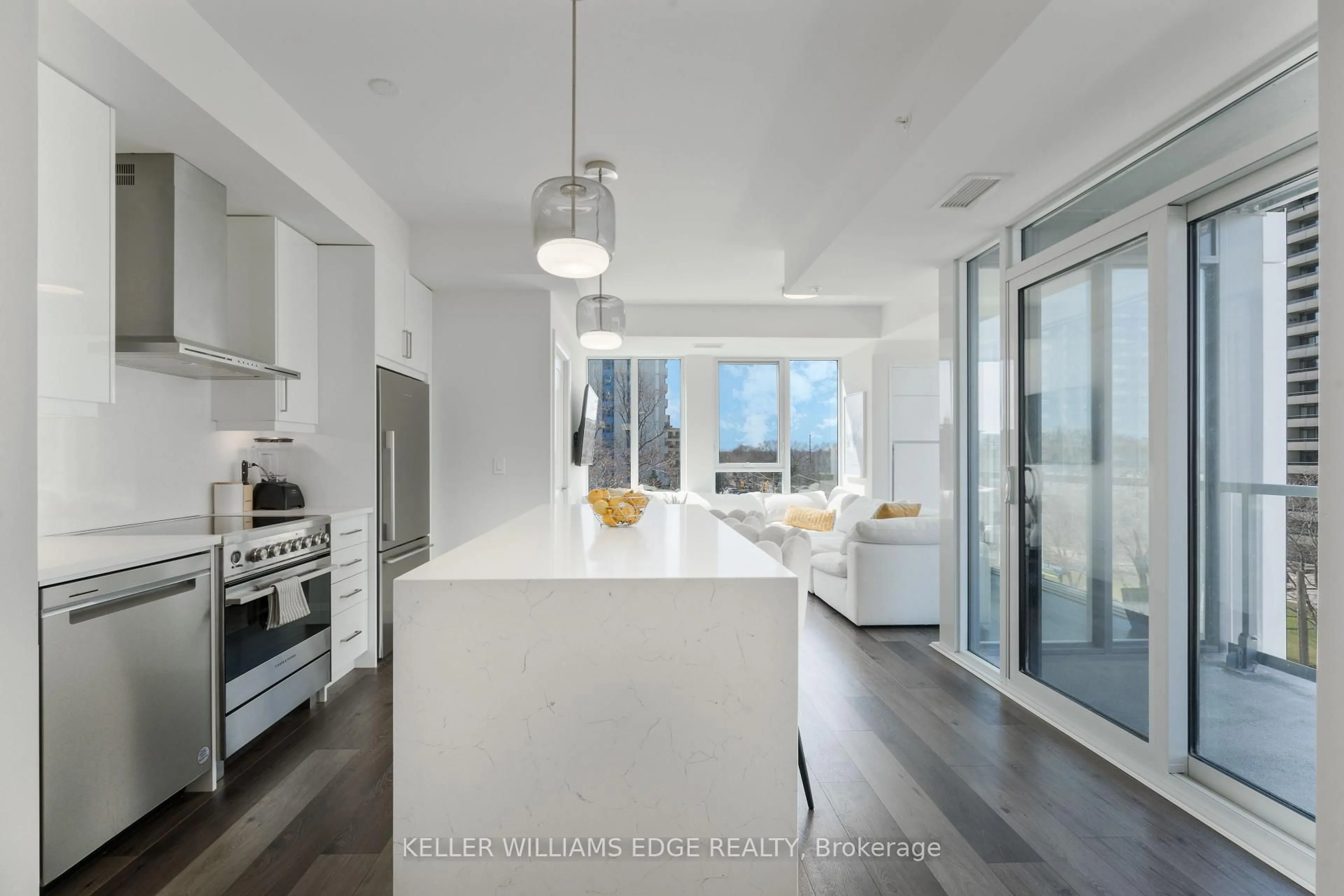 Open concept kitchen, ceramic/tile floor for 500 Brock Ave #402, Burlington Ontario L7S 0A5