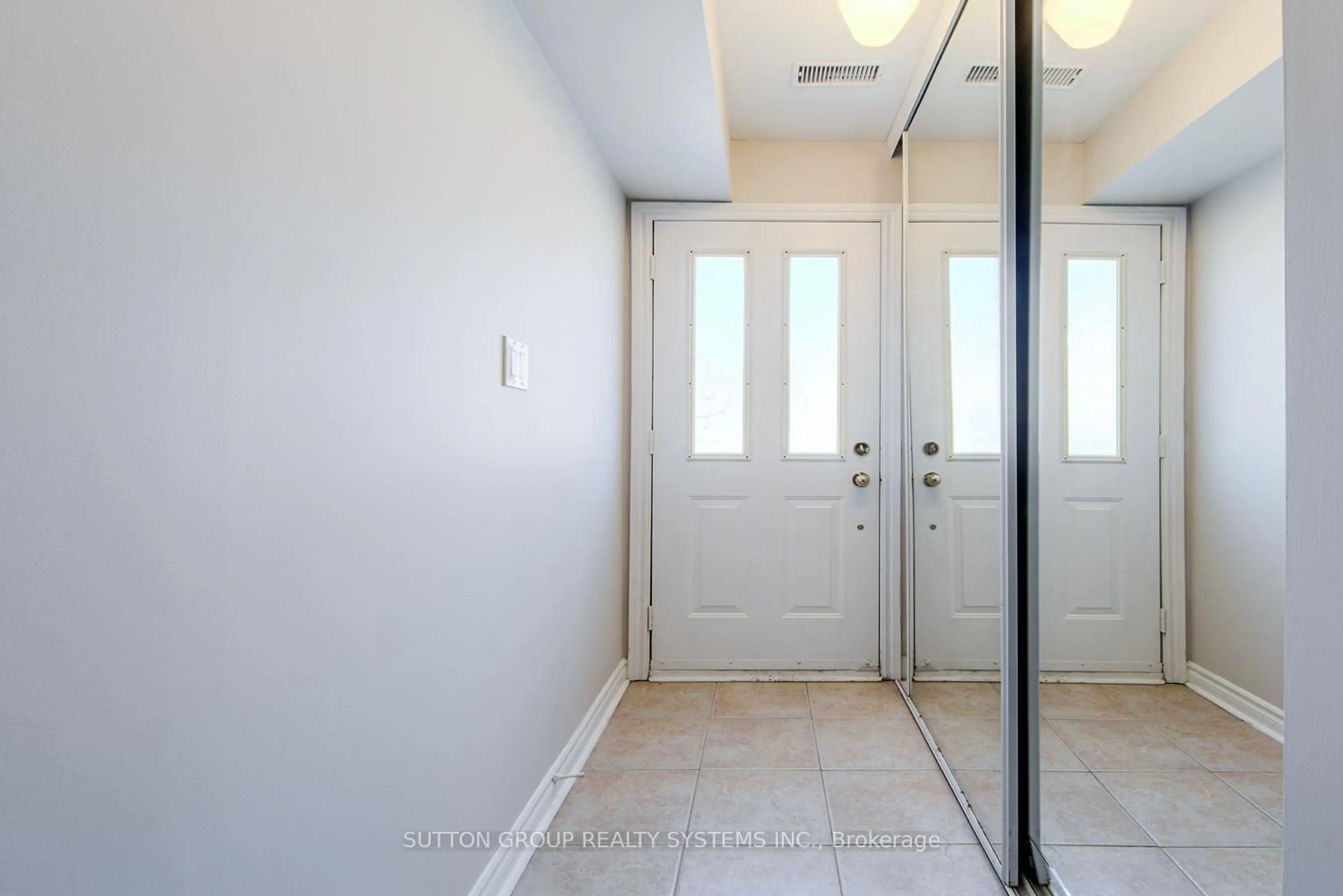 Indoor entryway for 1701 Lampman Ave #406, Burlington Ontario L7L 6R9