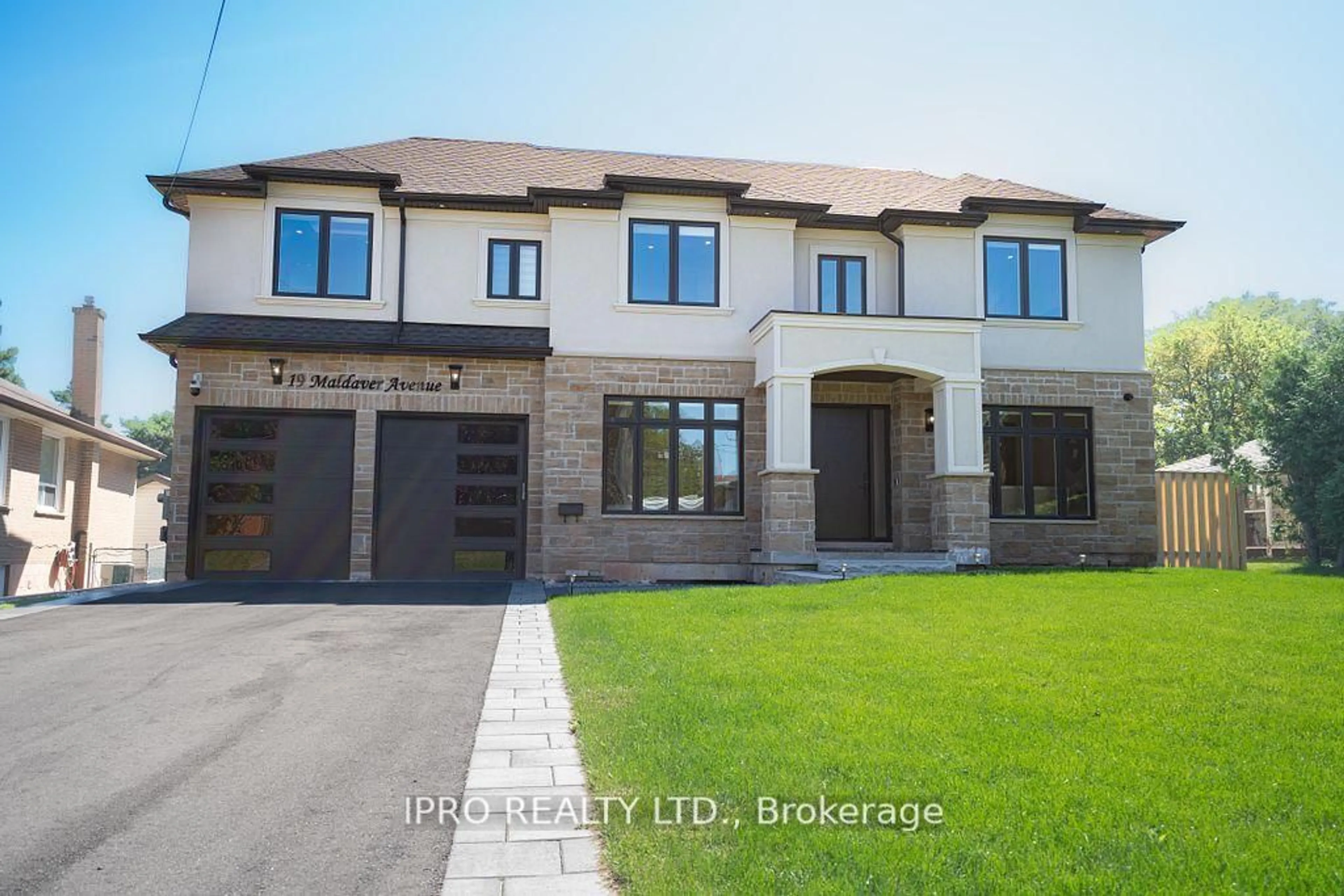 Home with brick exterior material, street for 19 Maldaver Ave, Mississauga Ontario L5M 1W4
