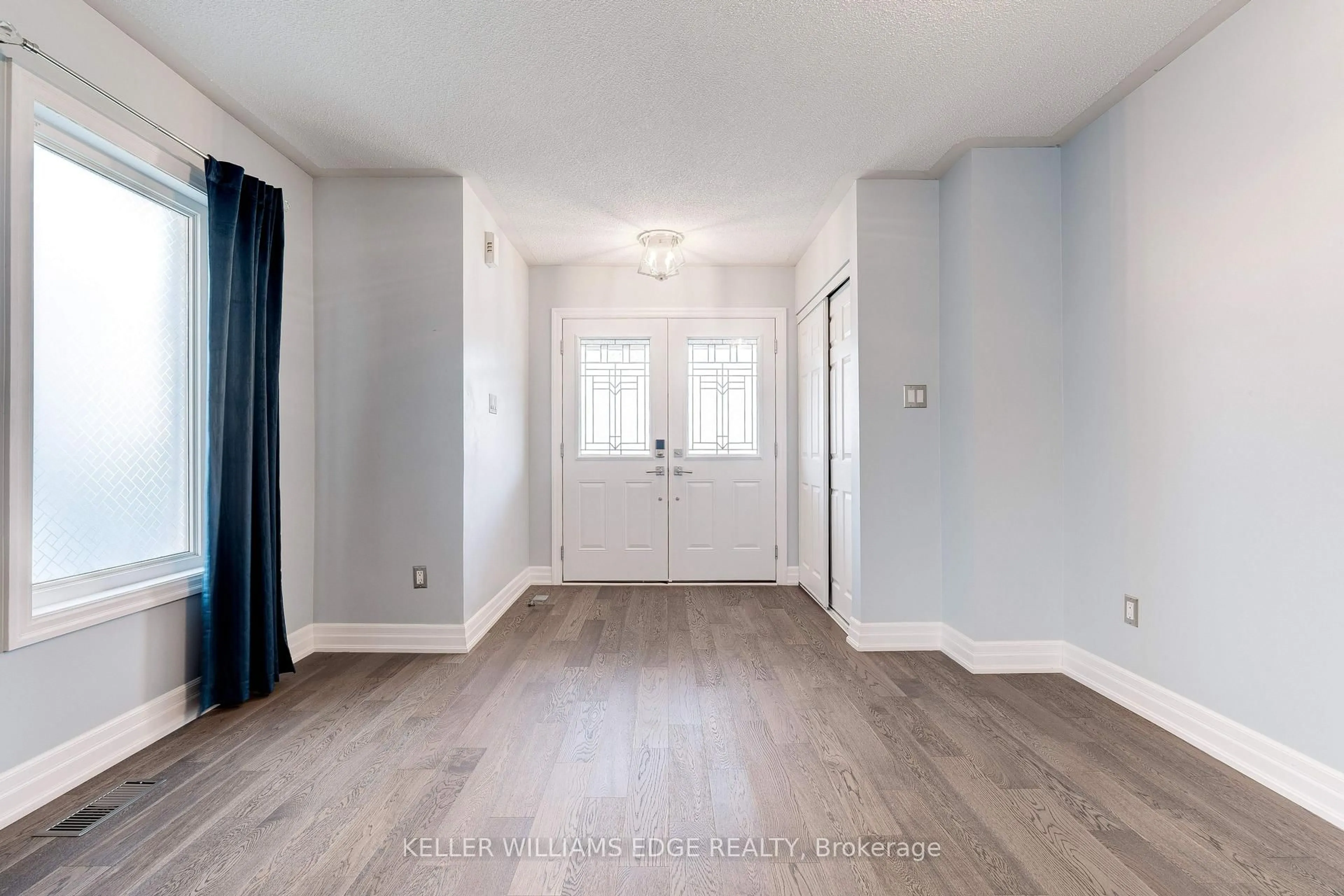 Indoor entryway for 85 Mowat Cres, Halton Hills Ontario L7G 6C6