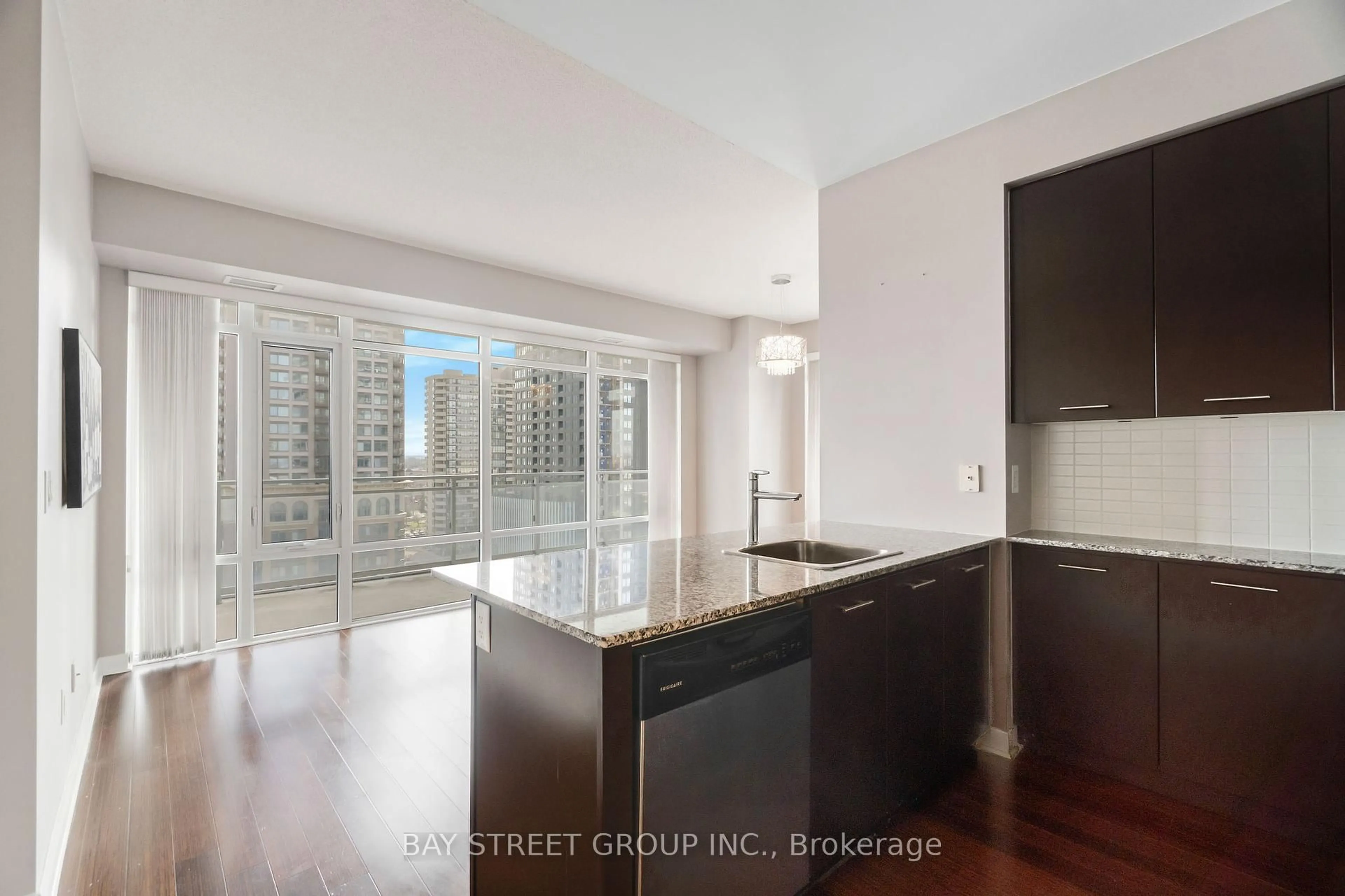 Open concept kitchen, unknown for 365 Prince Of Wales Dr #1108, Mississauga Ontario L5B 0G6