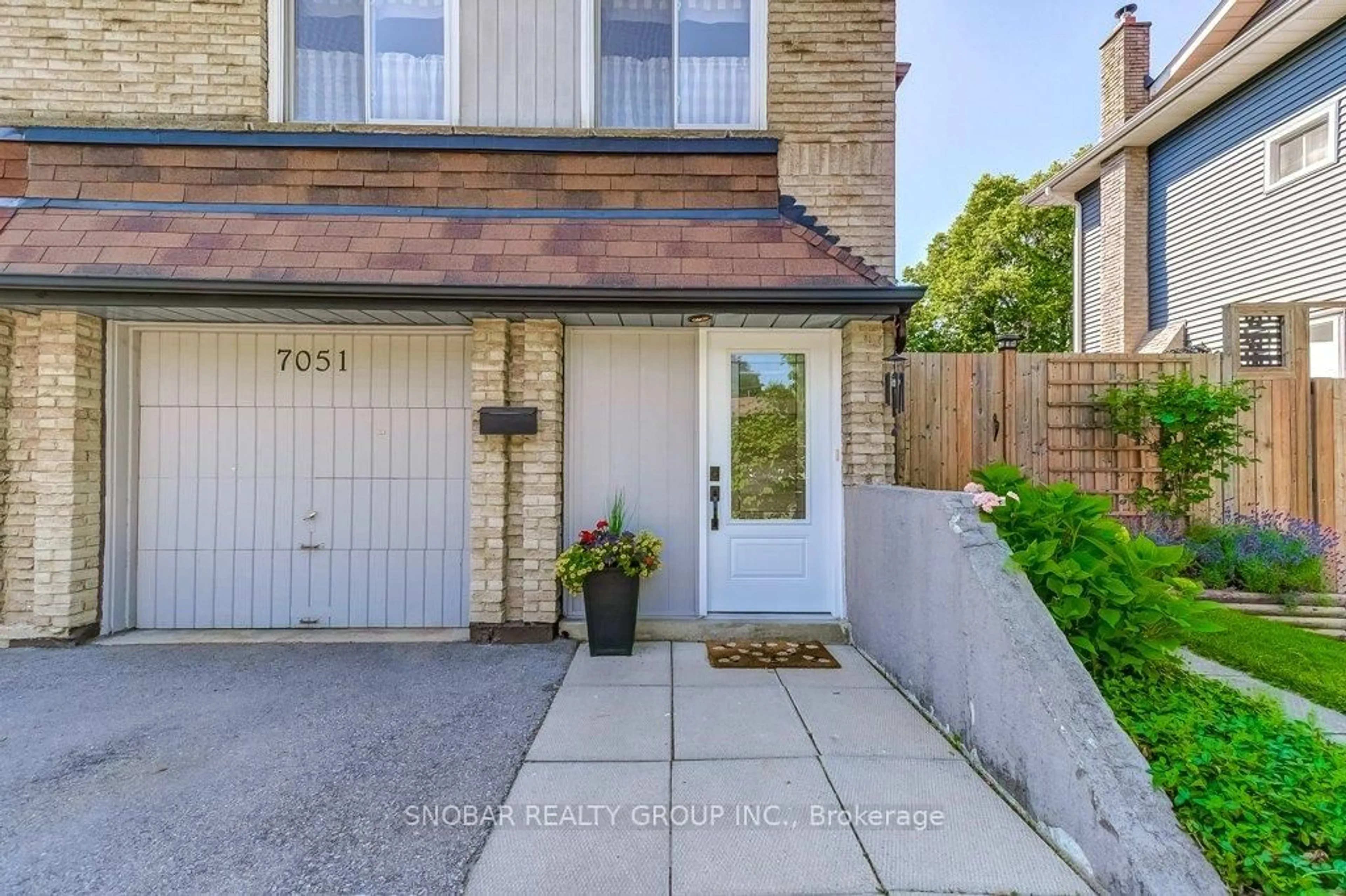 Unknown for 7051 Estoril Rd, Mississauga Ontario L5N 1N3