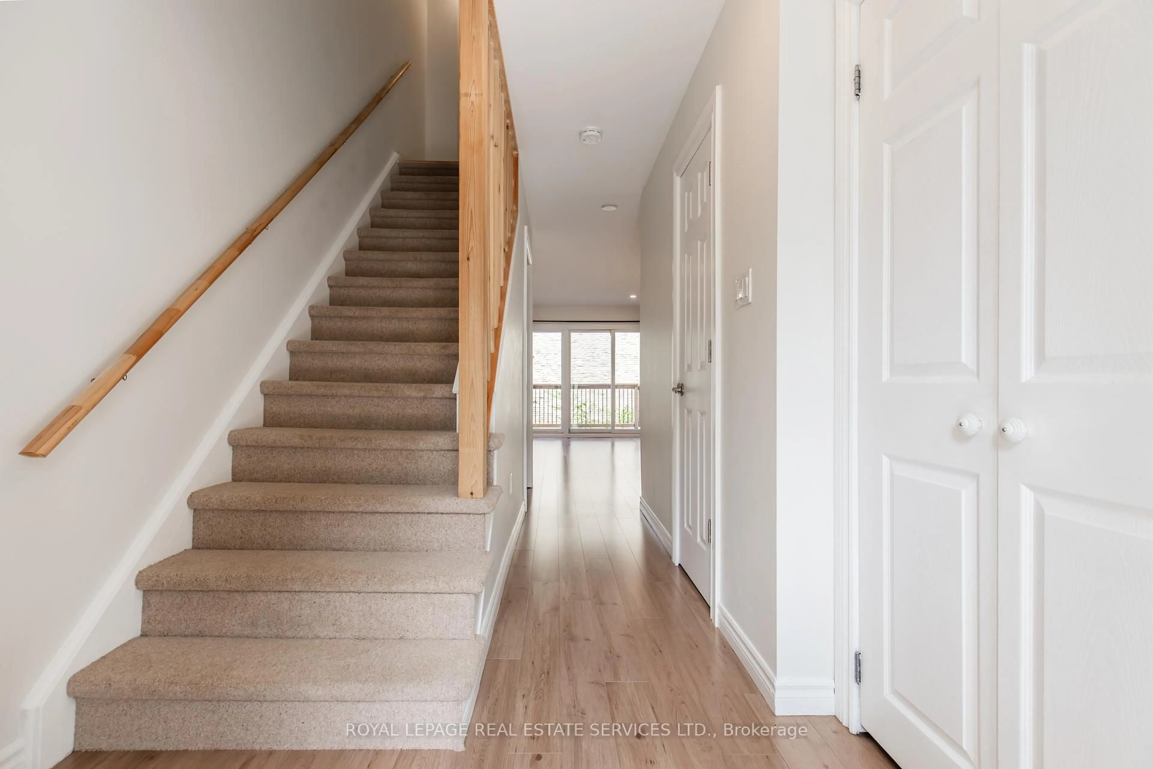 Unknown for 580 Forestwood Cres #32, Burlington Ontario L7L 4K3