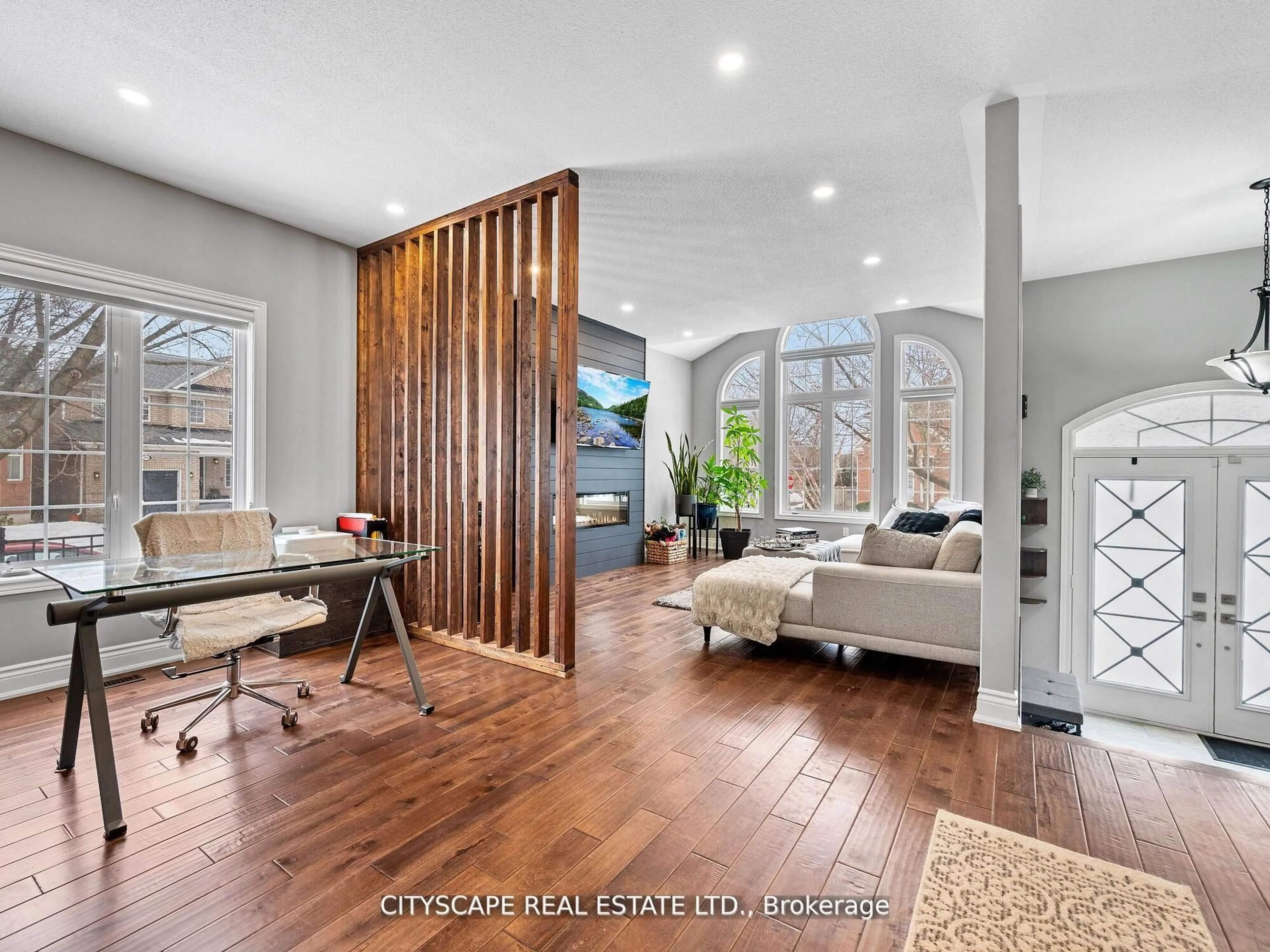 Indoor entryway for 2241 Lyness Ave, Oakville Ontario L6M 5C2