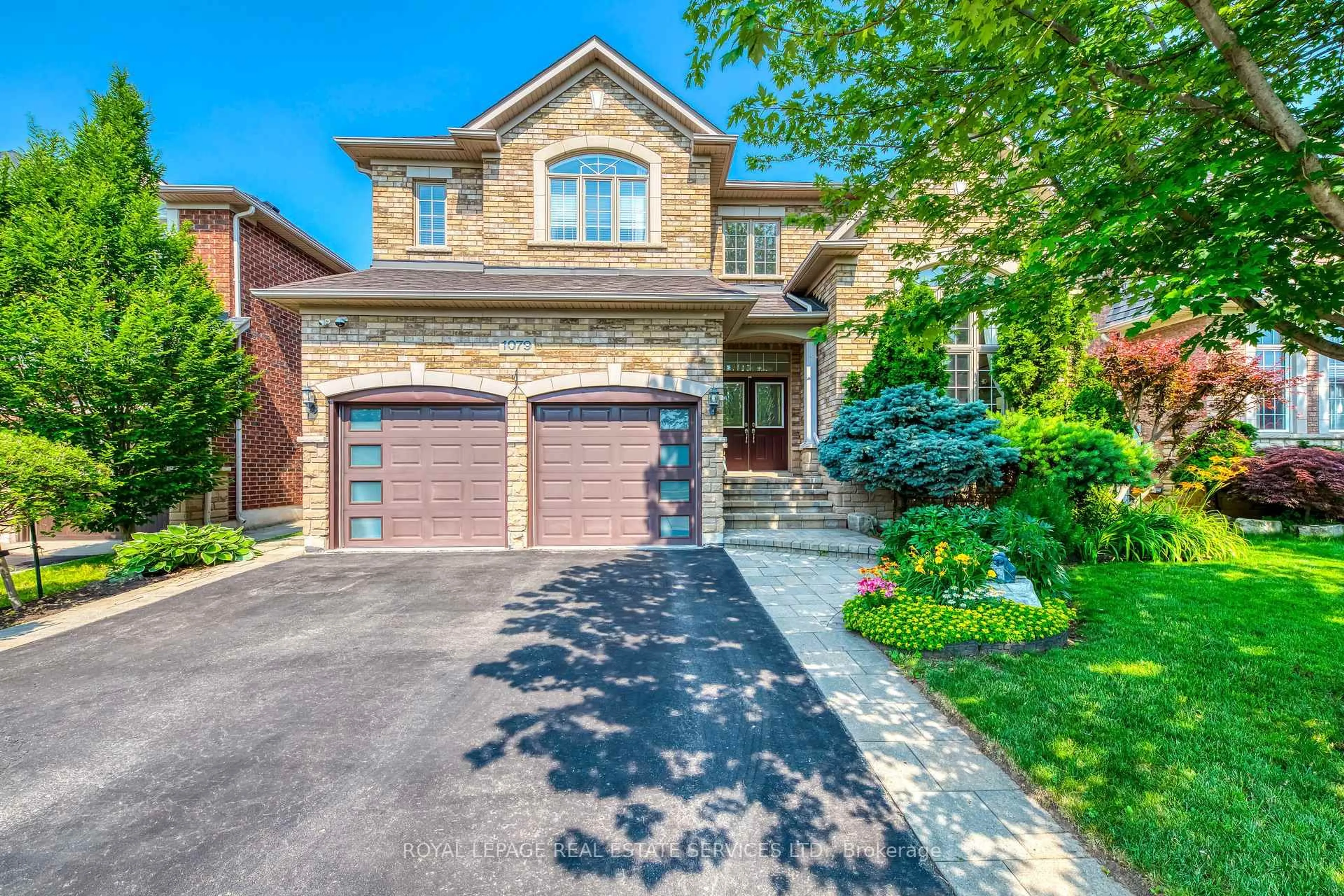 Home with brick exterior material, street for 1079 Kestell Blvd, Oakville Ontario L6H 7M5