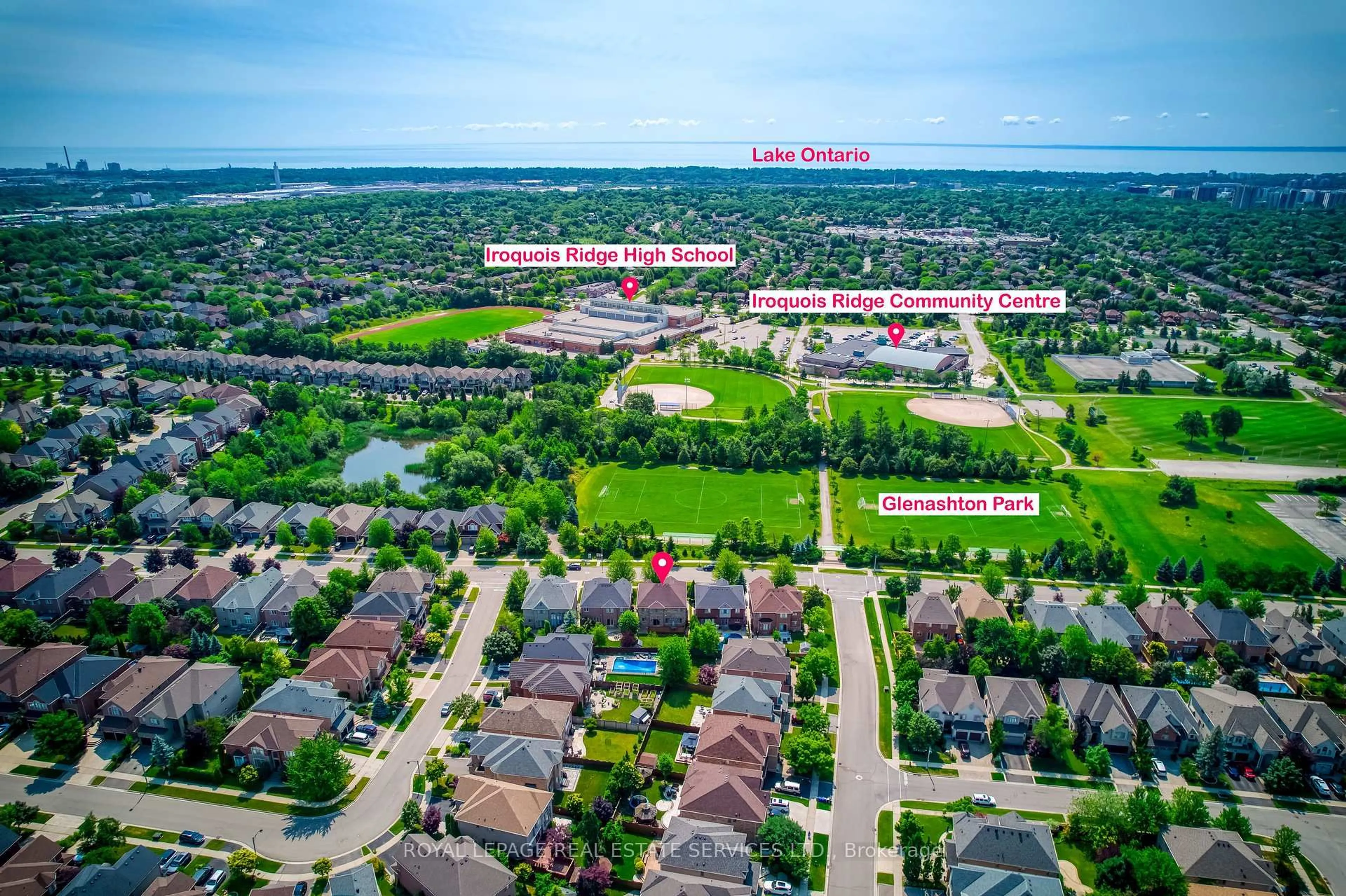 A pic from outside/outdoor area/front of a property/back of a property/a pic from drone, street for 1079 Kestell Blvd, Oakville Ontario L6H 7M5