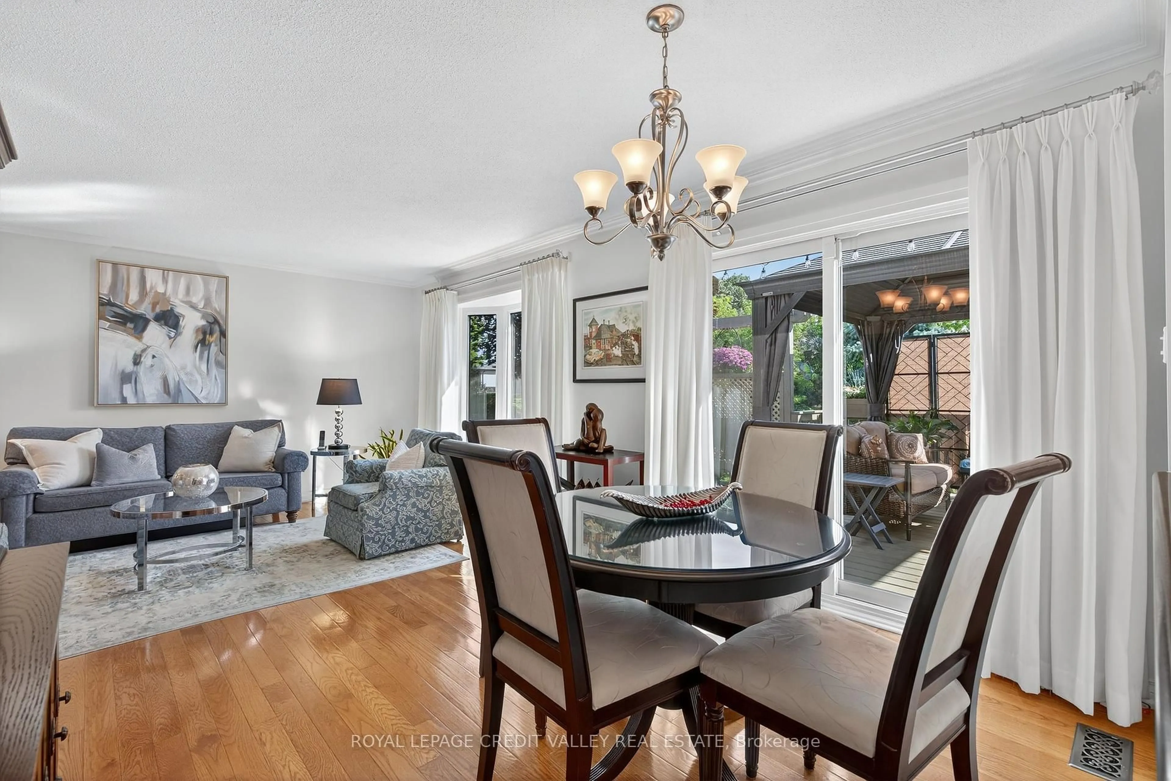 Dining room, unknown for 28 Palgrave Cres, Brampton Ontario L6W 1C9