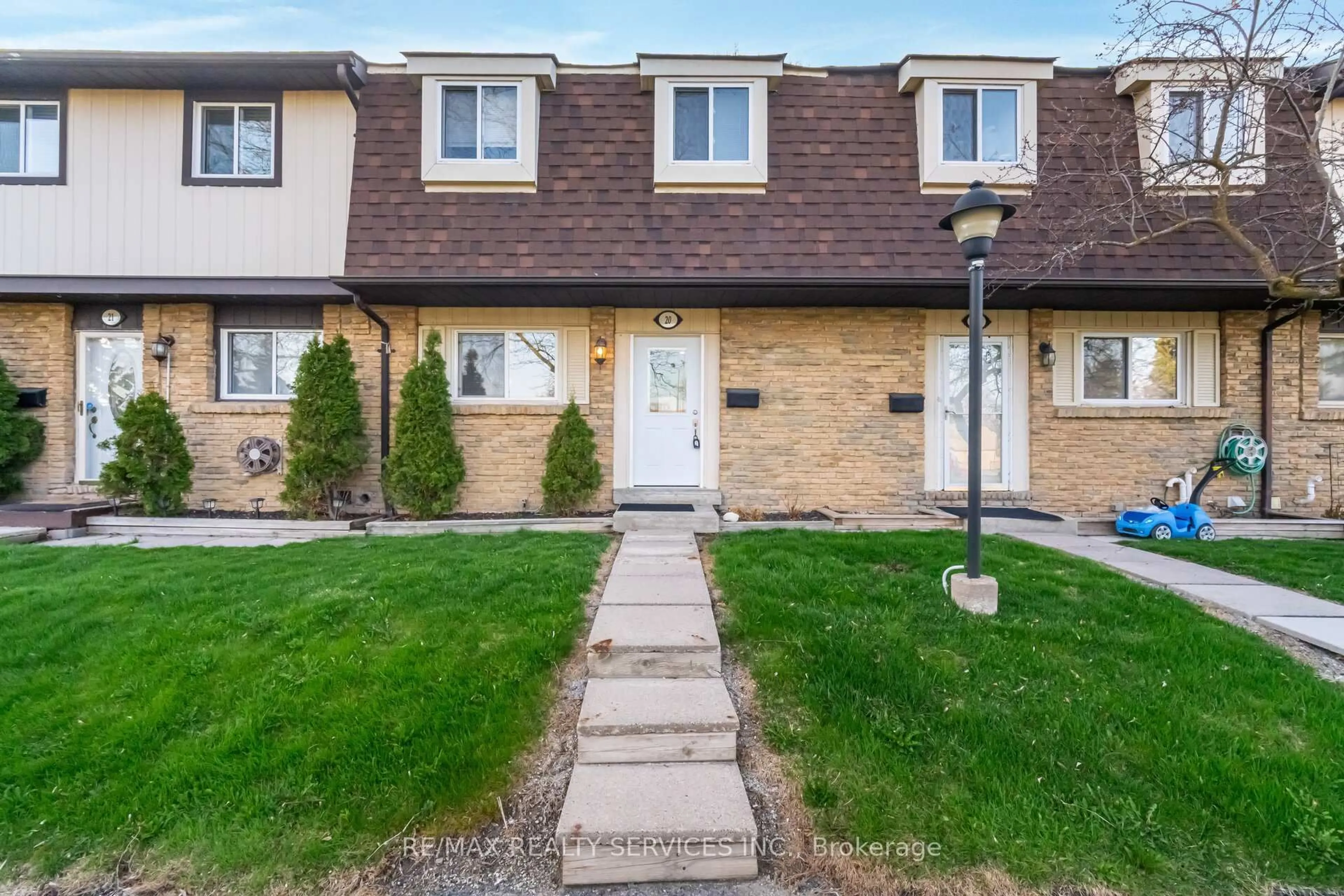 Unknown for 93 Hansen Rd #20, Brampton Ontario L6V 3C8