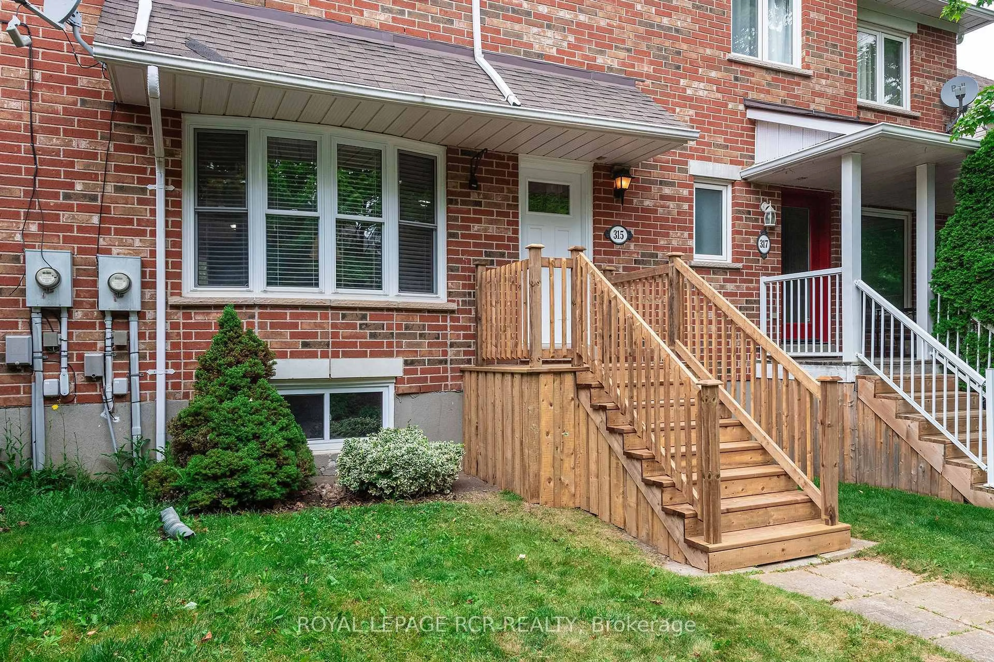 Home with brick exterior material, street for 315 Cottonwood St, Orangeville Ontario L9W 4X7