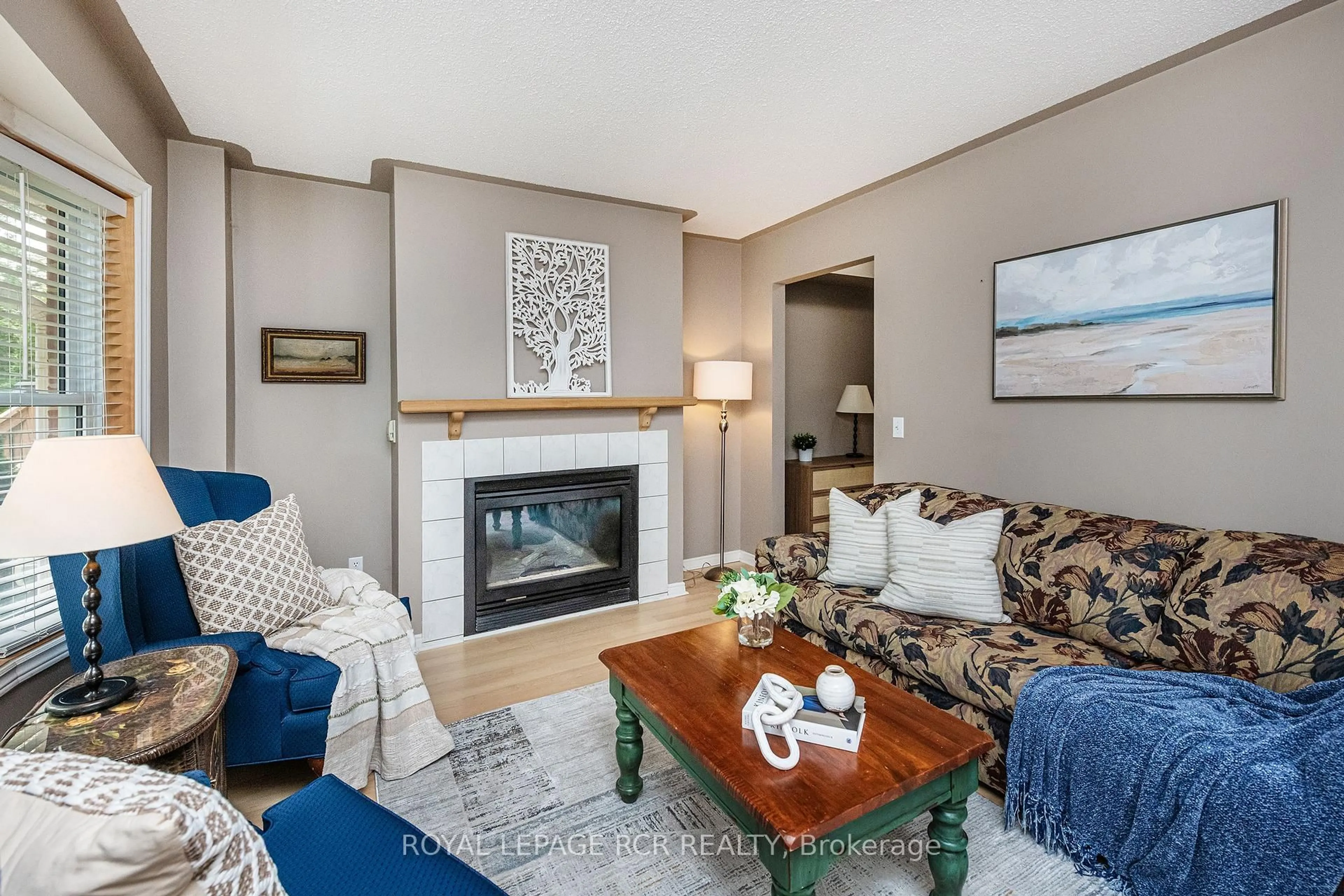 Living room with furniture, unknown for 315 Cottonwood St, Orangeville Ontario L9W 4X7