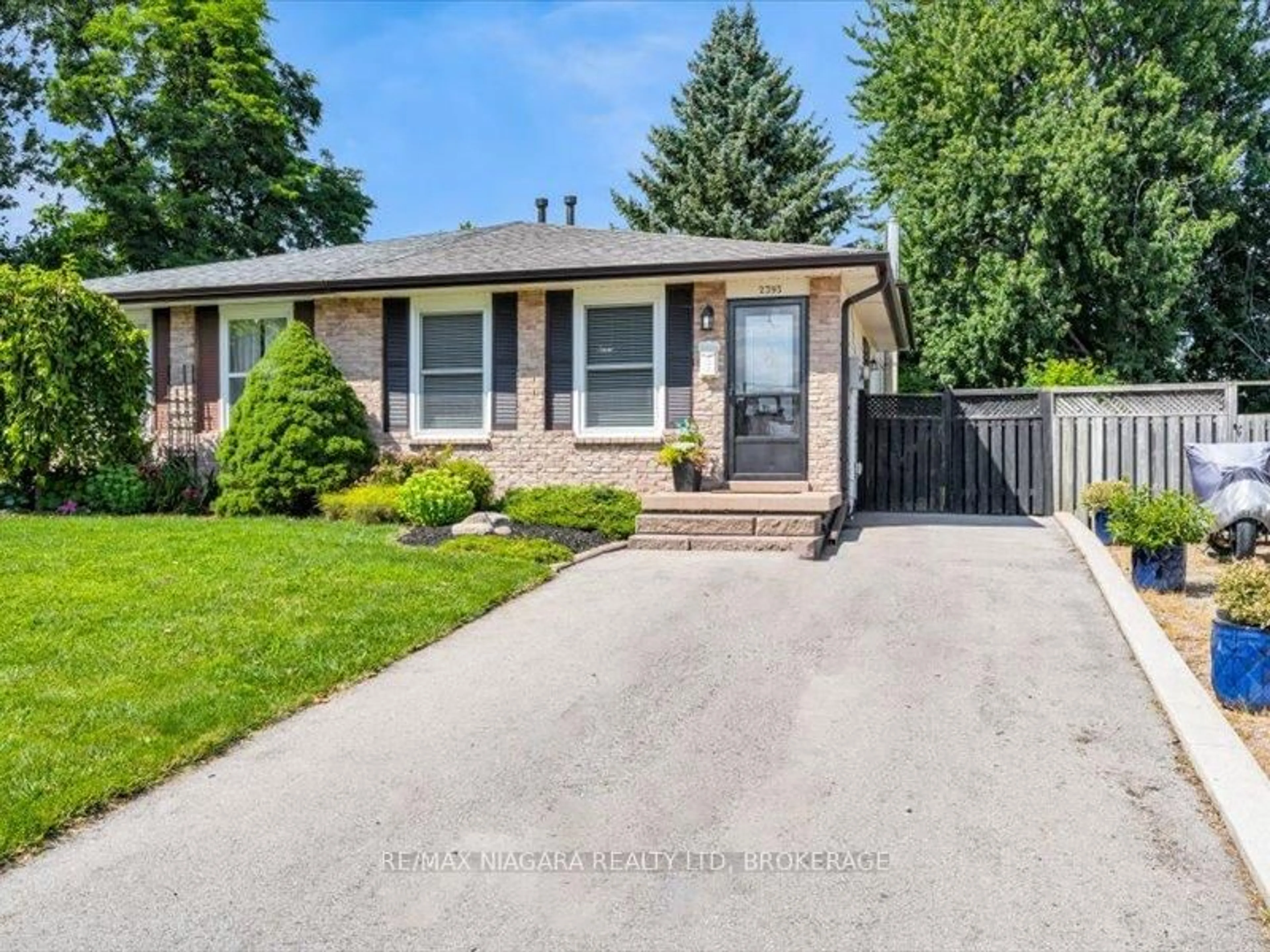 Unknown for 2393 Greenbank Tr, Burlington Ontario L7P 3S7
