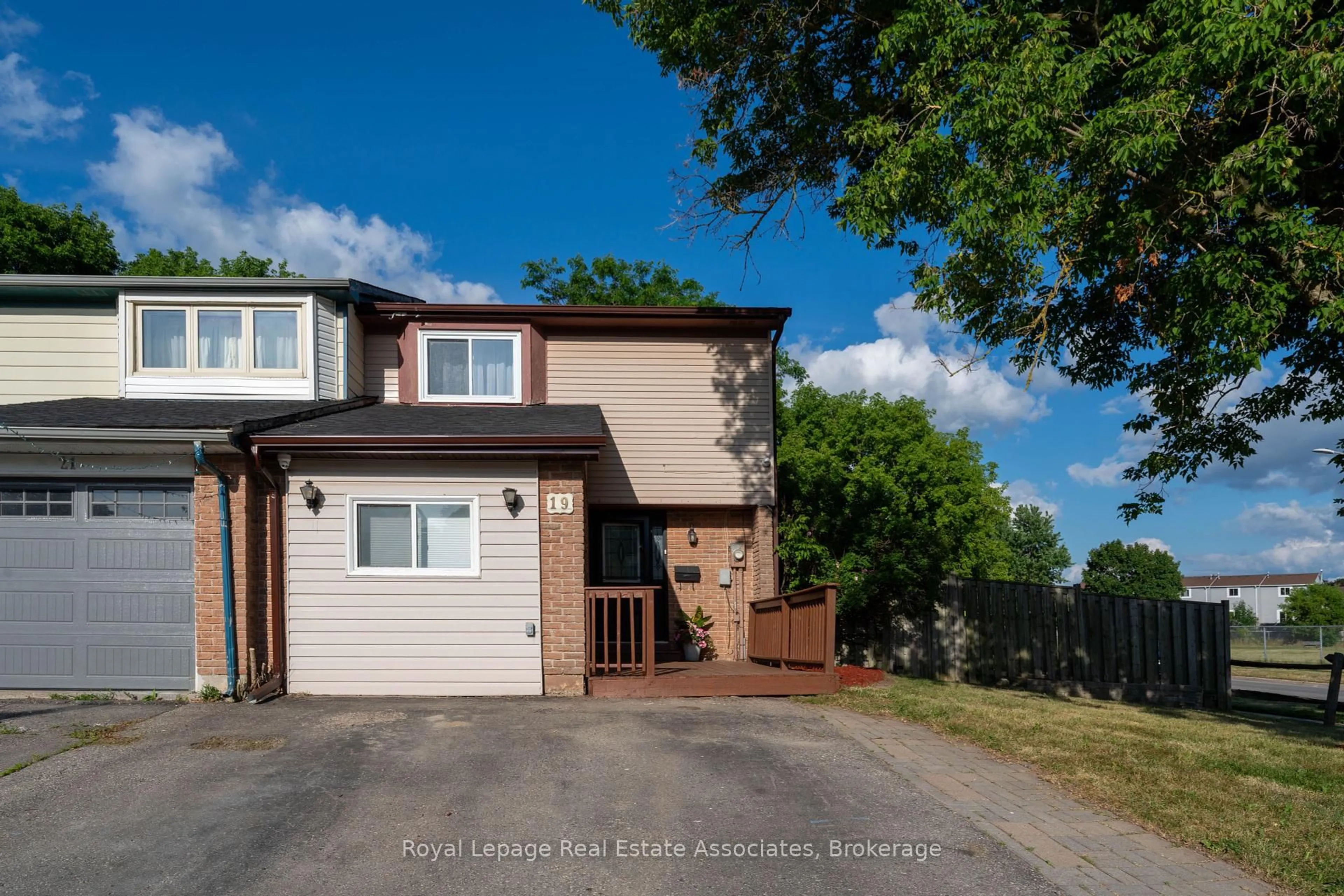 Unknown for 19 Burbank Cres, Orangeville Ontario L9W 3E6