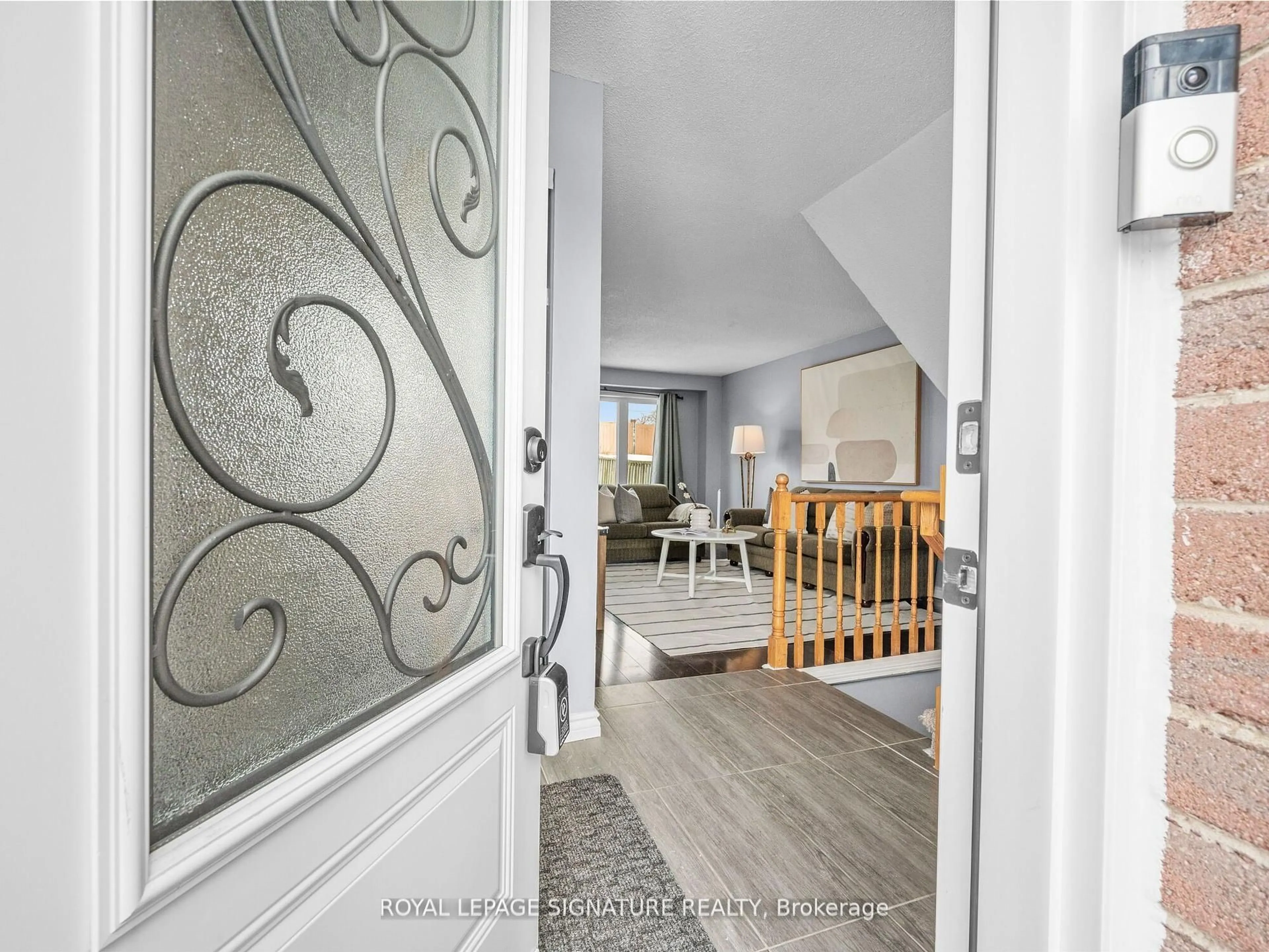 Indoor entryway for 46 Northgate Blvd, Brampton Ontario L6S 4A6