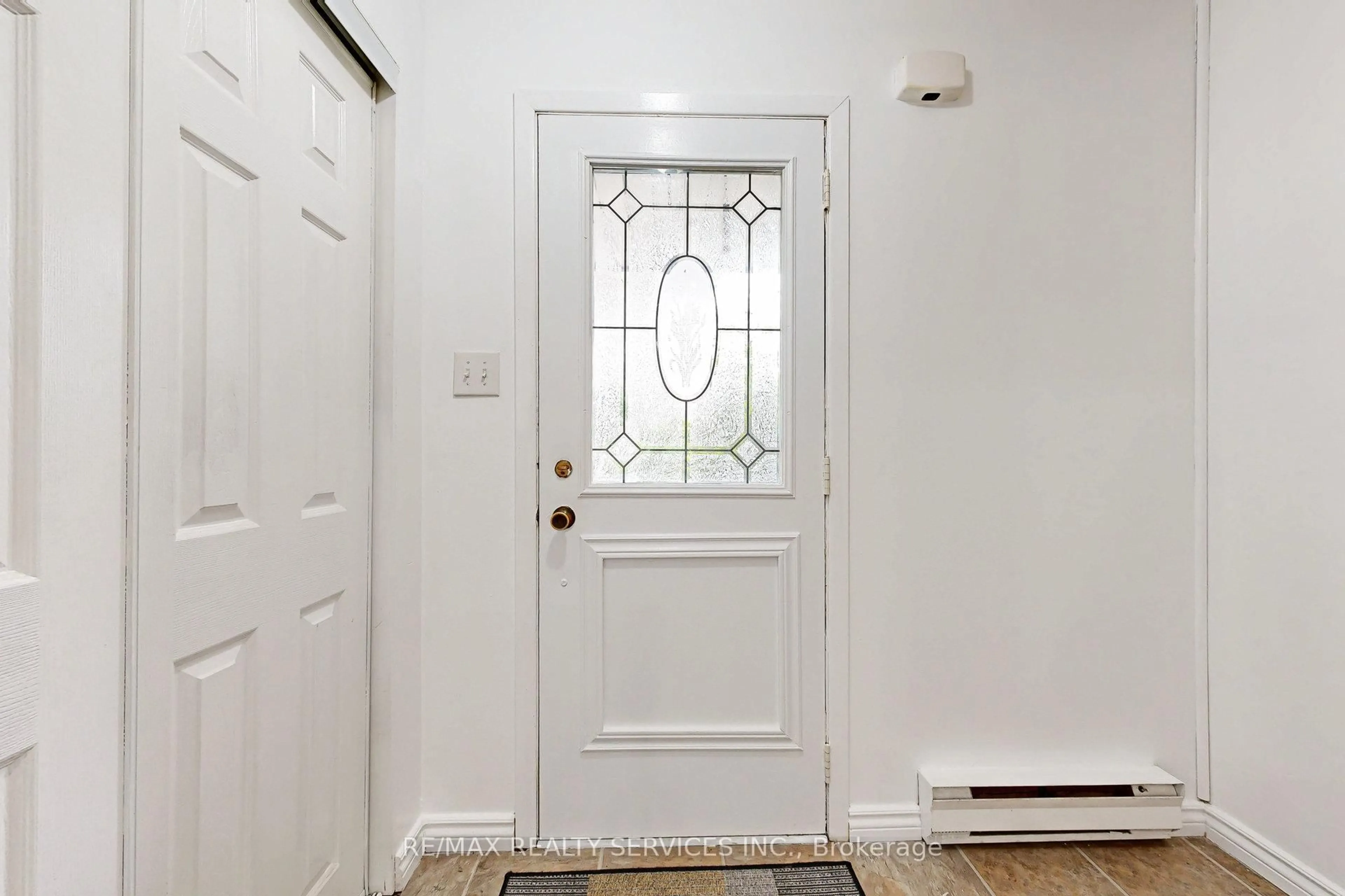 Indoor entryway for 2340 Bromsgrove Rd #34, Mississauga Ontario L5J 4A2