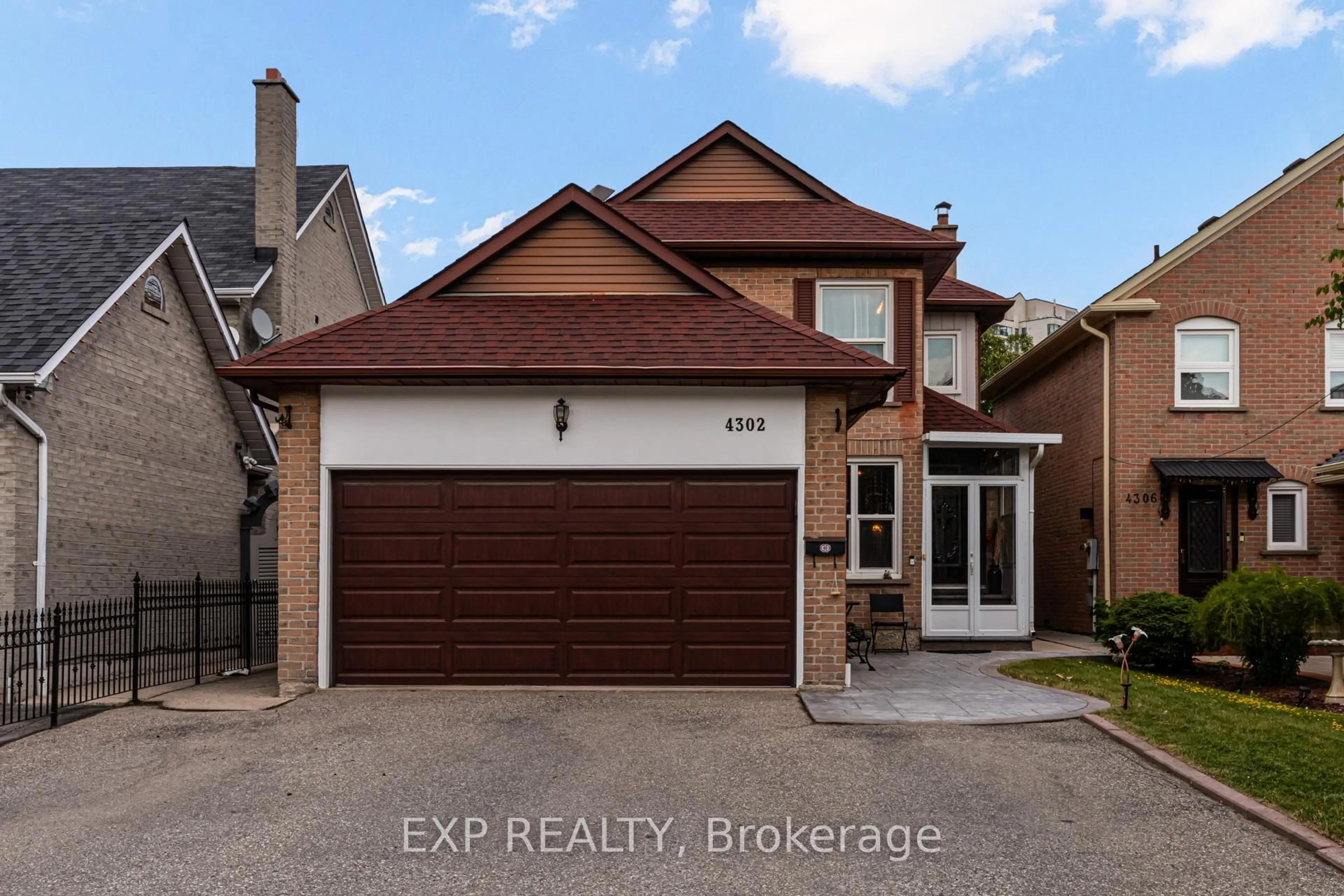 Home with brick exterior material, street for 4302 Mayflower Dr, Mississauga Ontario L5R 1T7