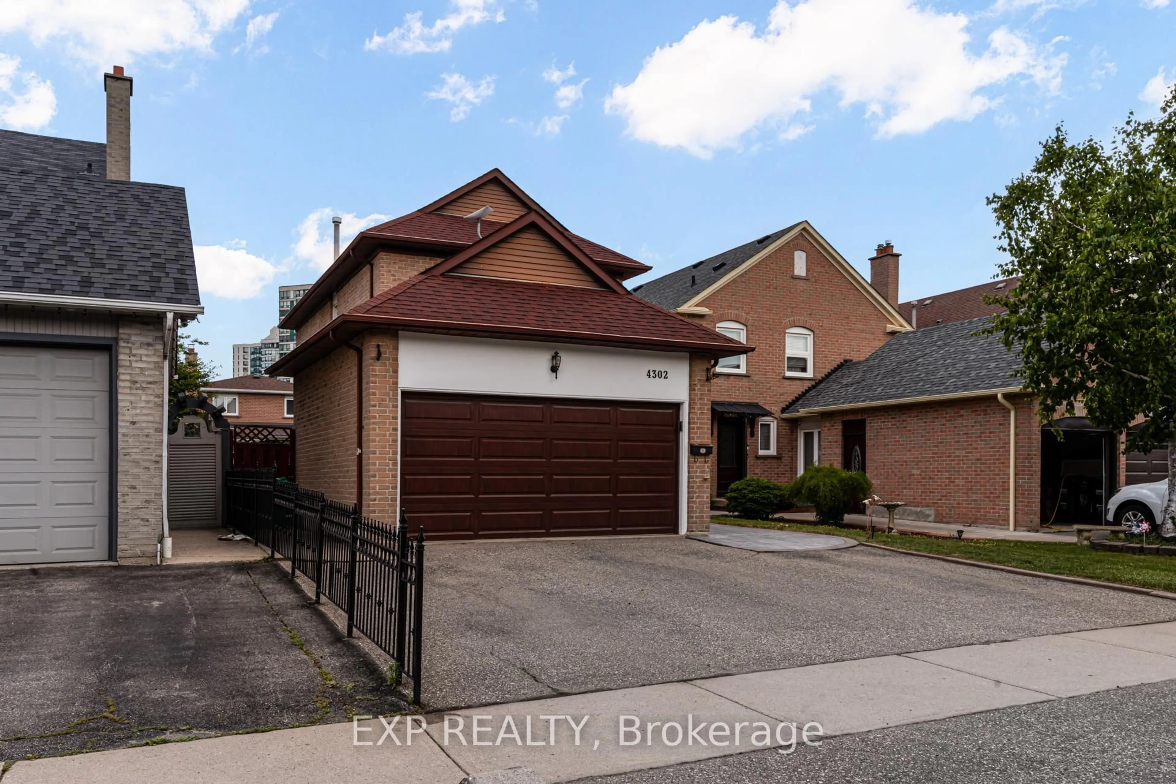 Home with brick exterior material, street for 4302 Mayflower Dr, Mississauga Ontario L5R 1T7