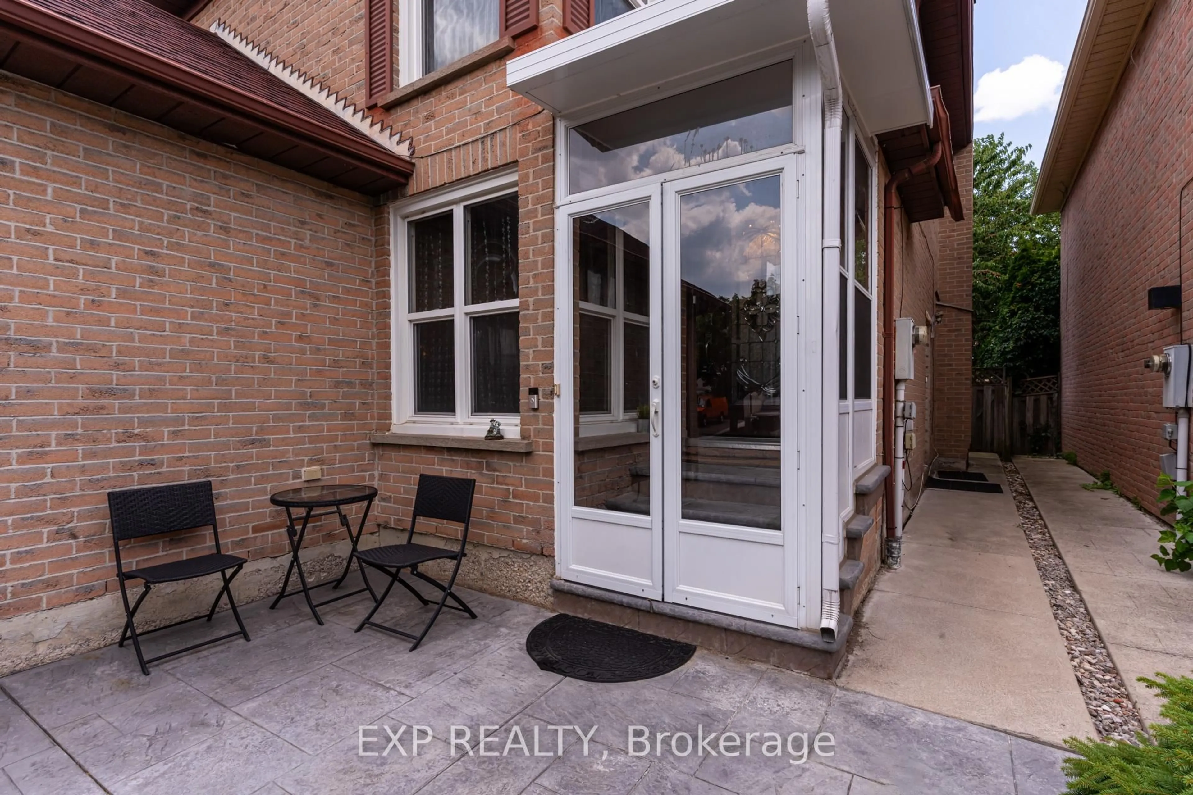Unknown for 4302 Mayflower Dr, Mississauga Ontario L5R 1T7