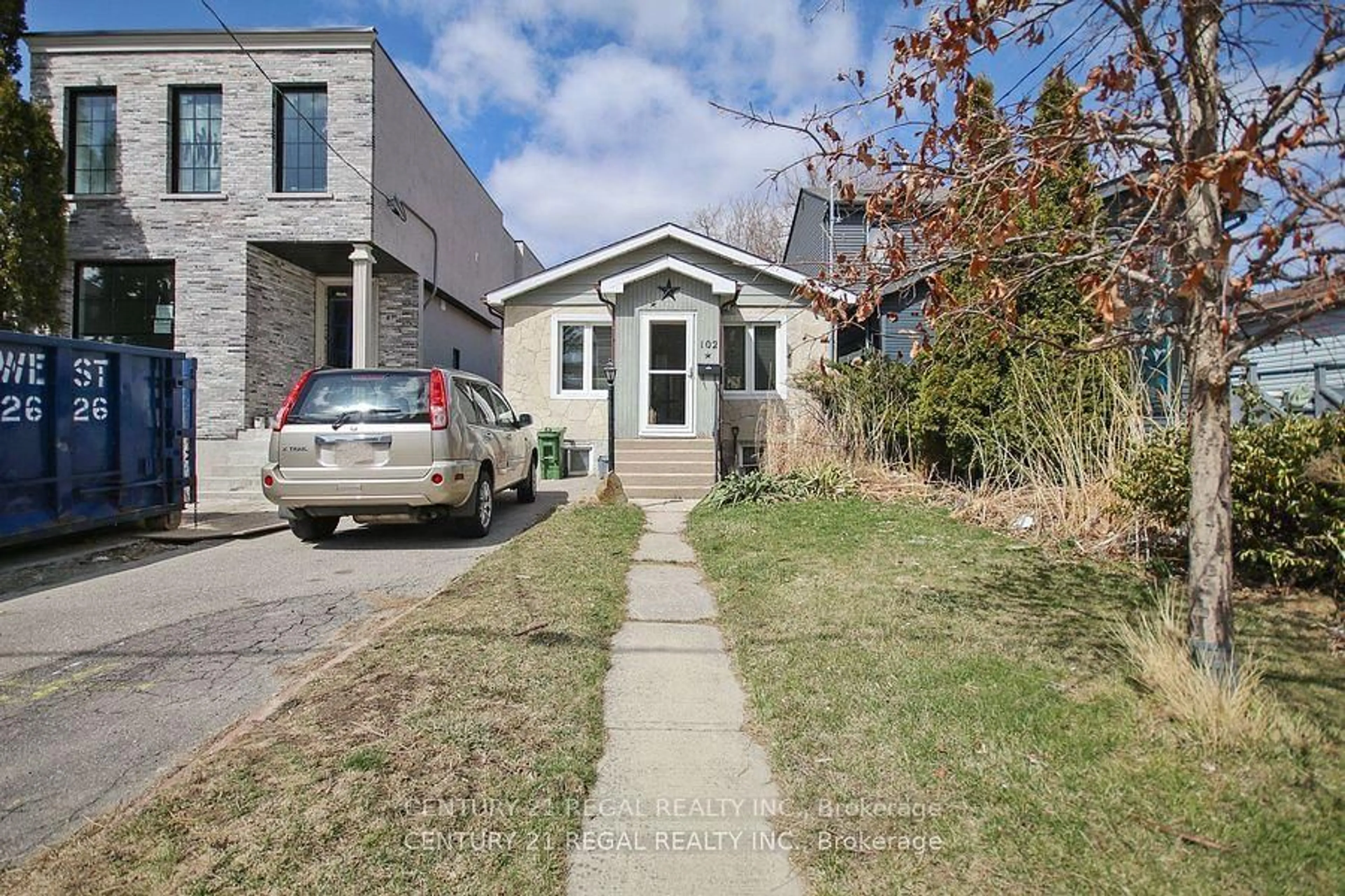 Unknown for 102 Newcastle St, Toronto Ontario M8Z 1C8