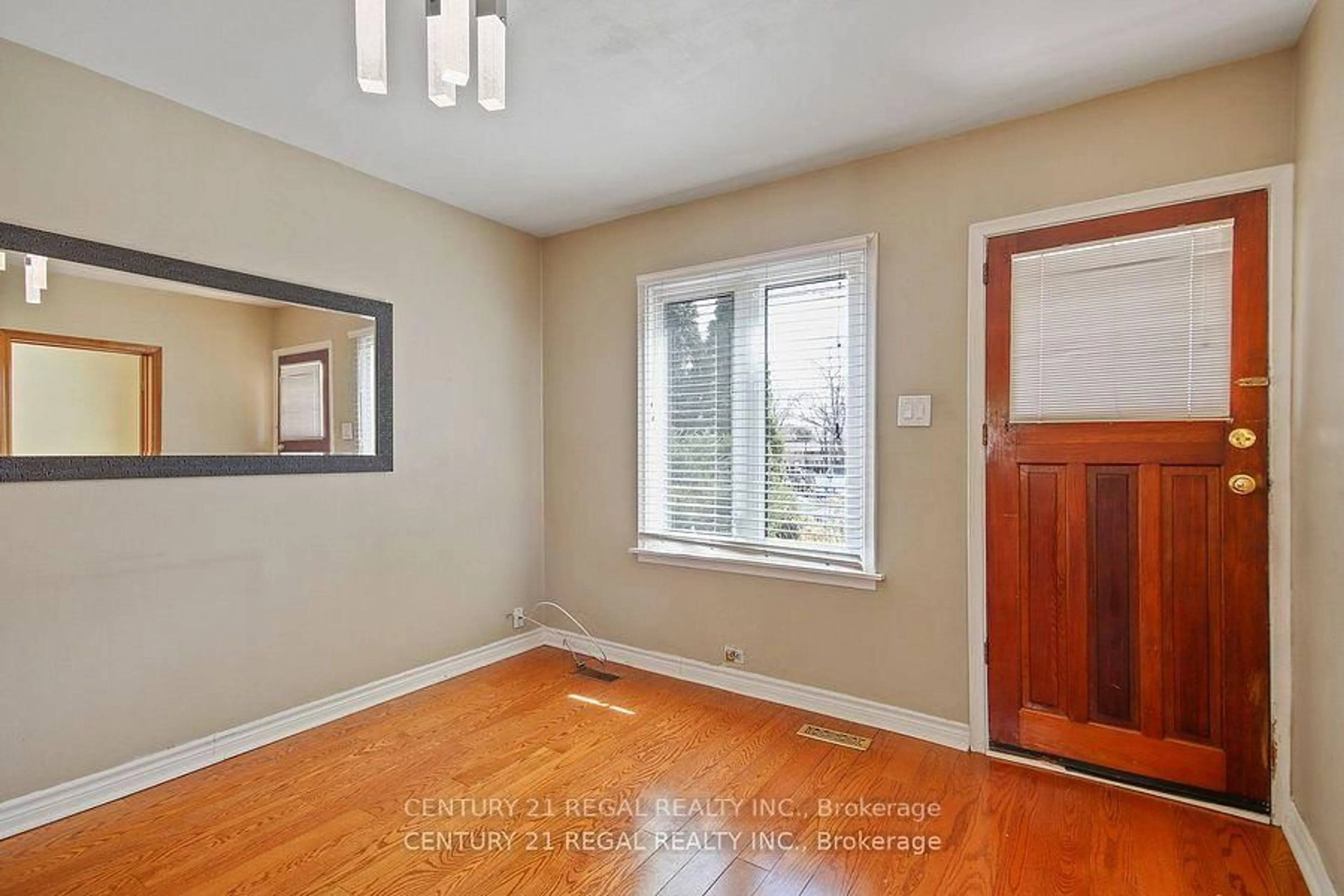 Indoor entryway for 102 Newcastle St, Toronto Ontario M8Z 1C8