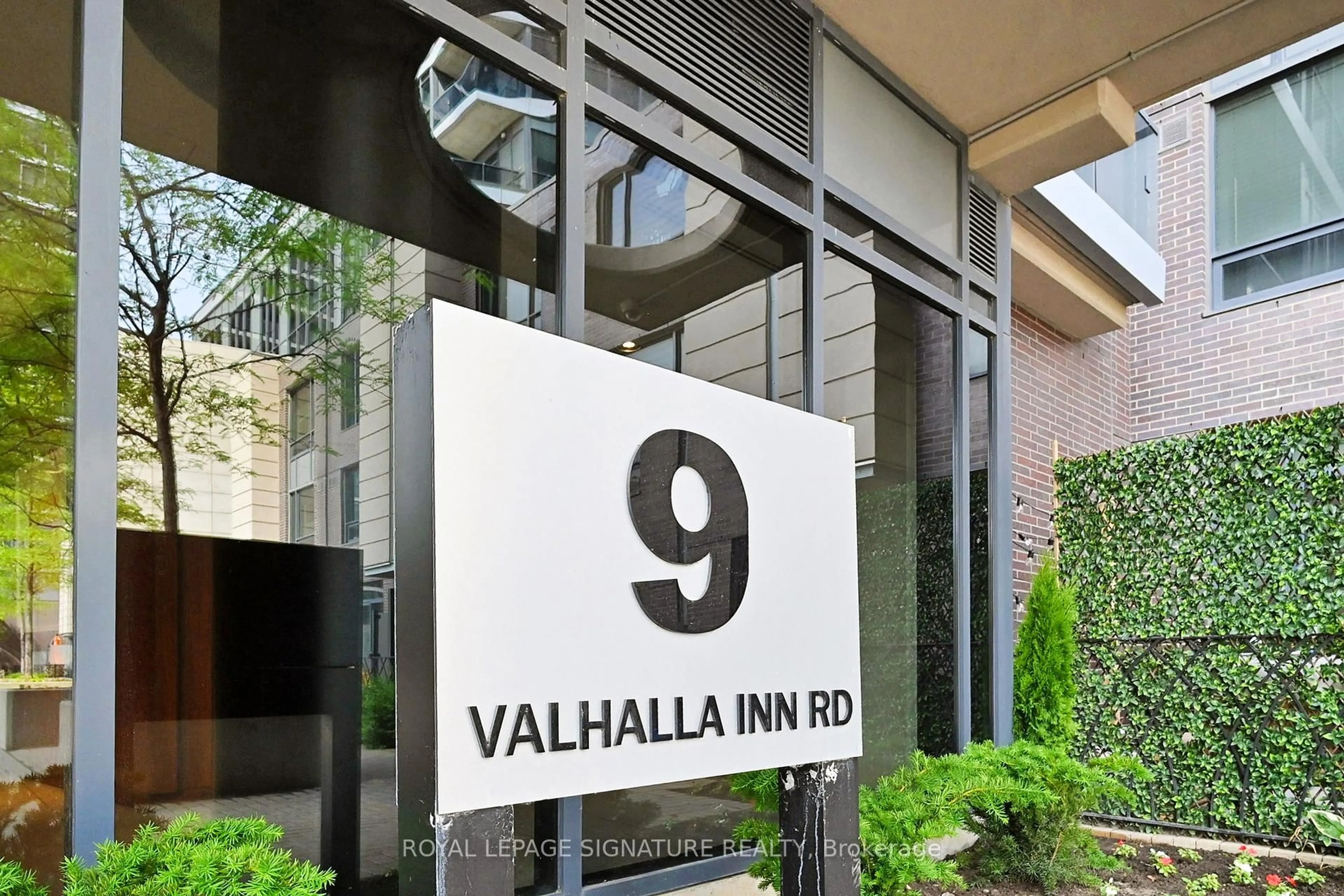 Lobby for 9 Valhalla Inn Rd #606, Toronto Ontario M9B 0B2