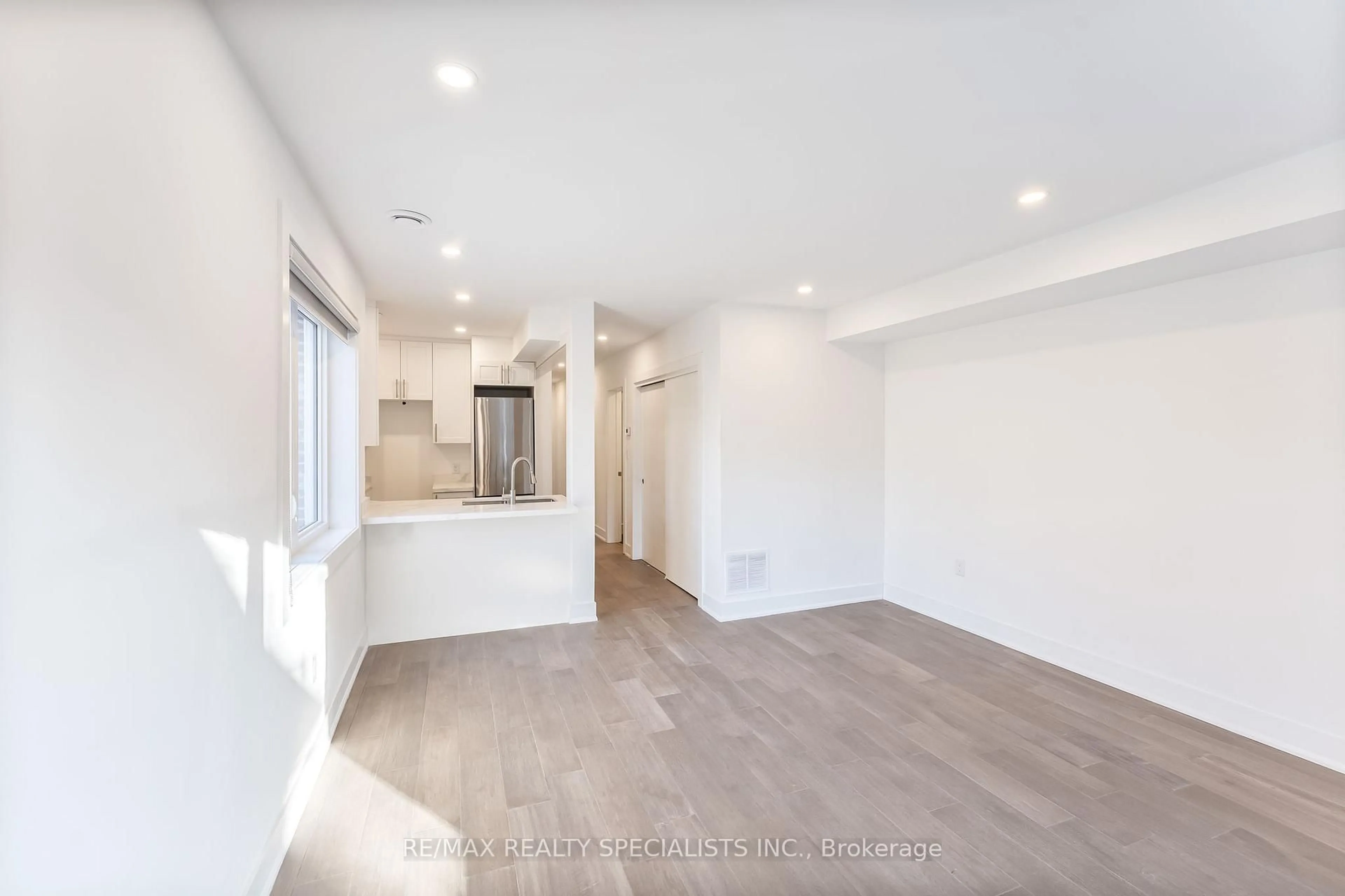 A pic of a room for 1640 Dufferin St, Toronto Ontario M6H 3L8