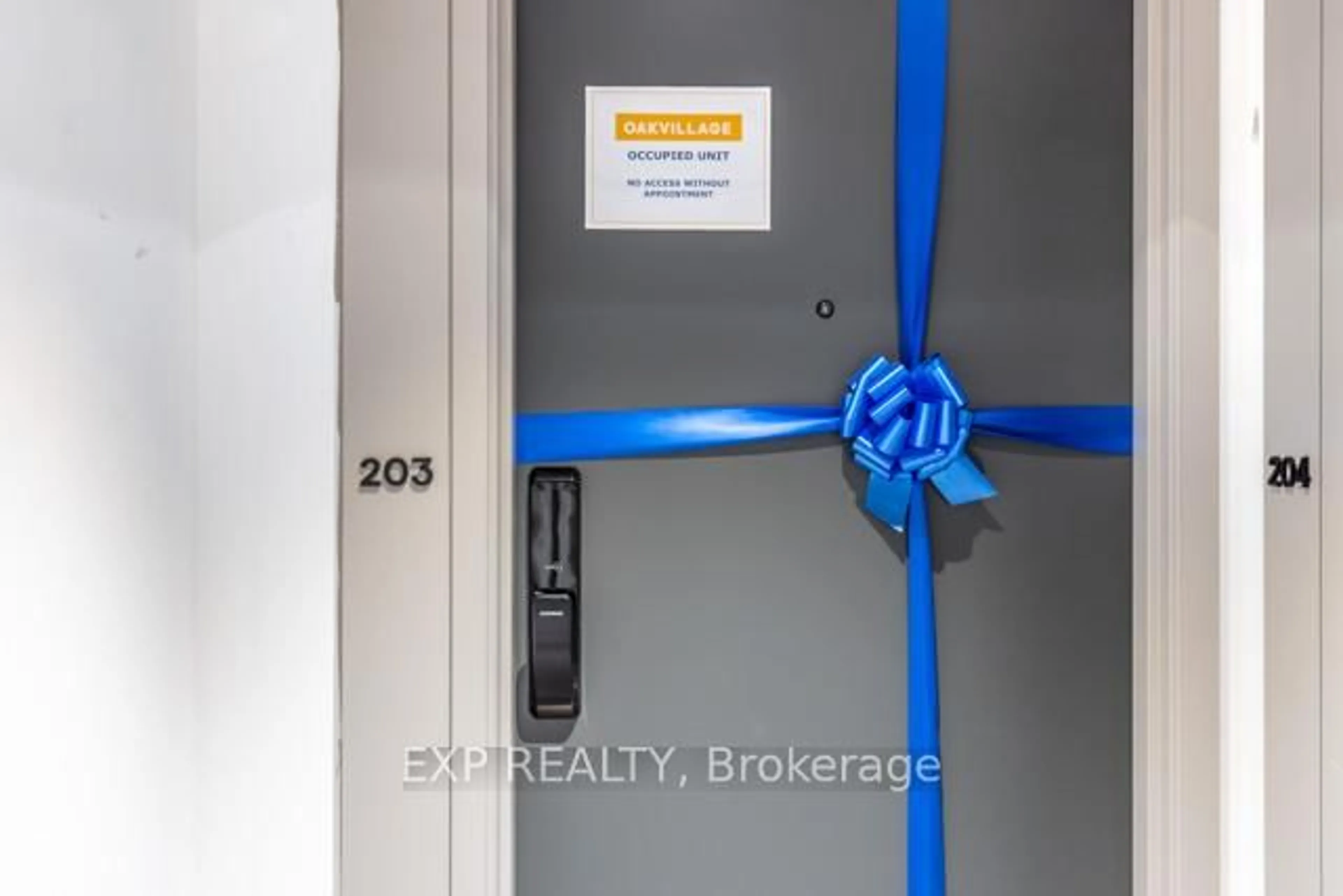 Indoor entryway for 345 Wheat Boom Dr #203, Oakville Ontario L6H 0R4