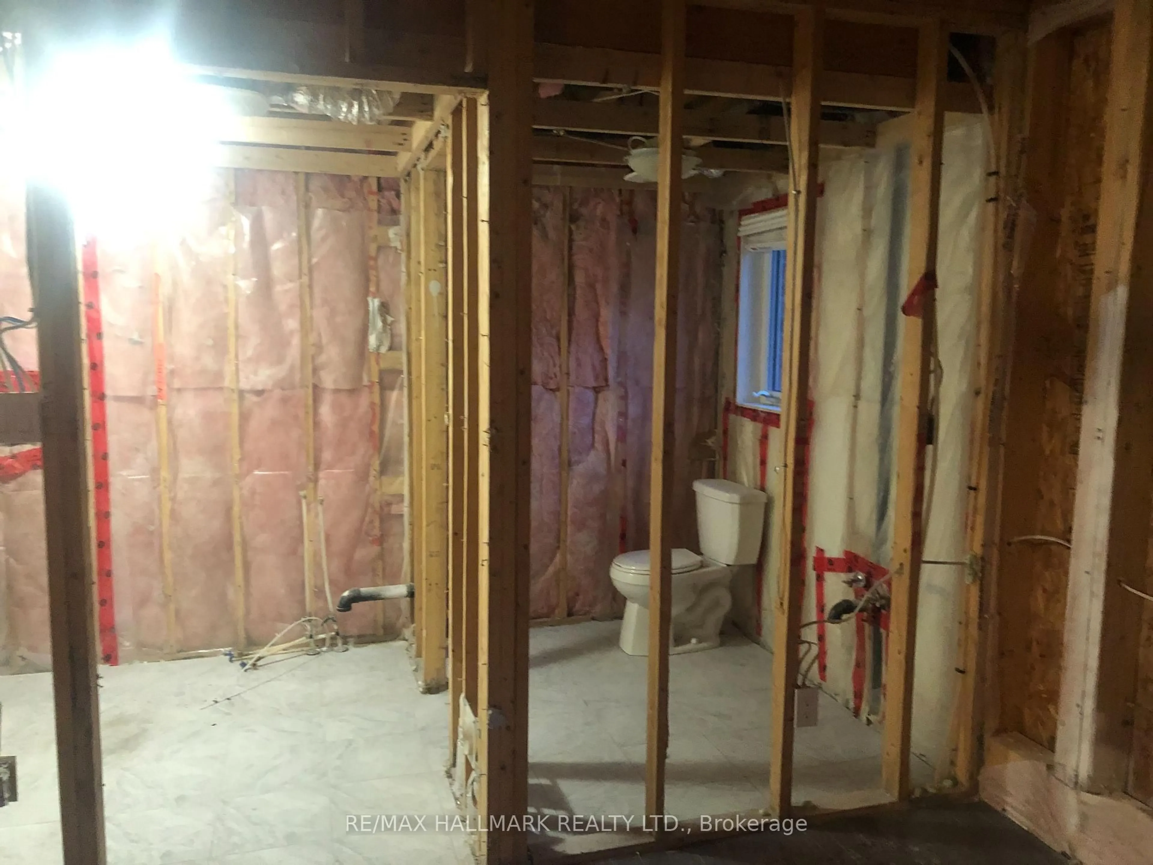 A pic of a room for 6 Aspen Hills Rd, Brampton Ontario L6Y 6E3