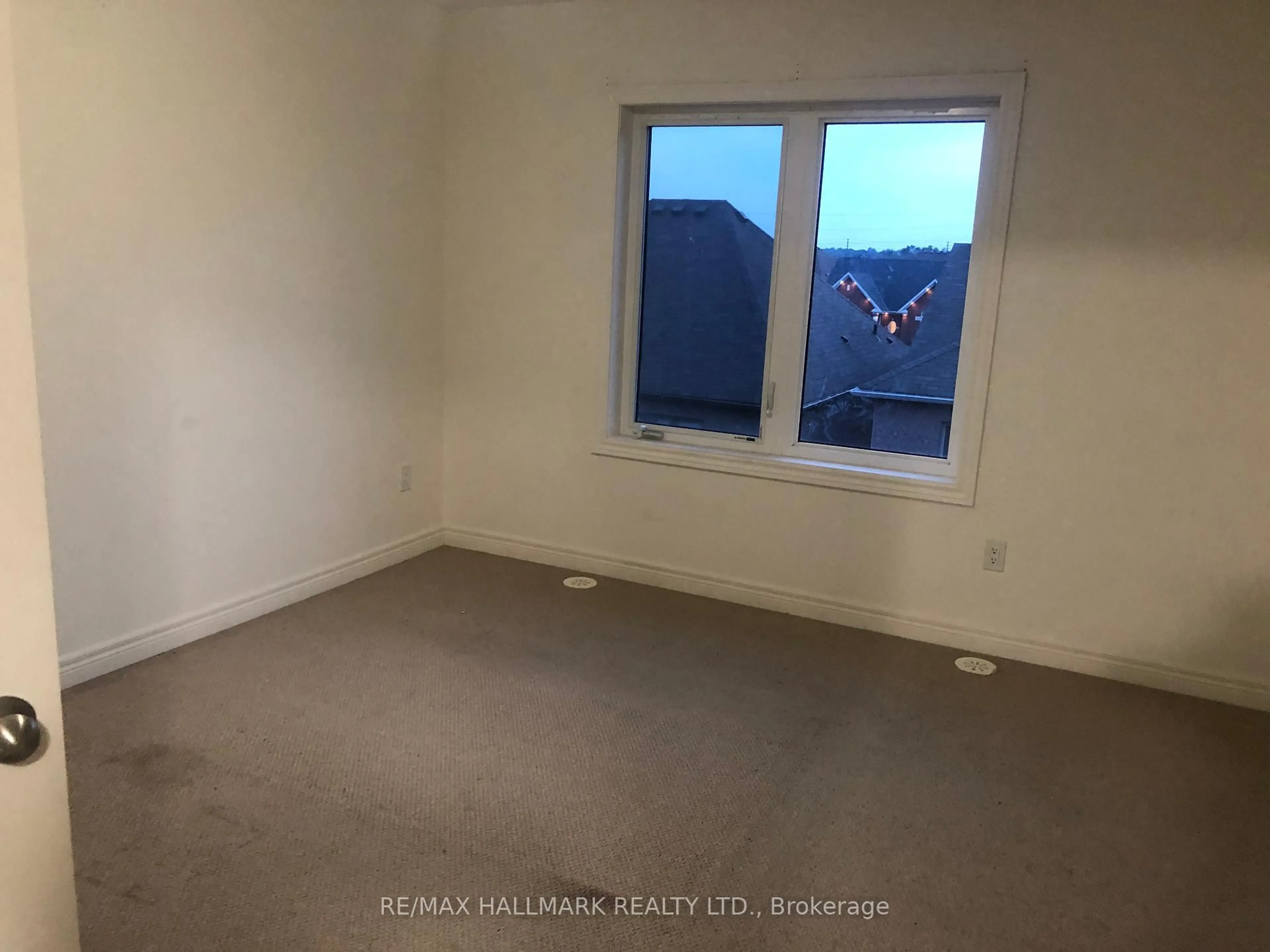 A pic of a room for 6 Aspen Hills Rd, Brampton Ontario L6Y 6E3
