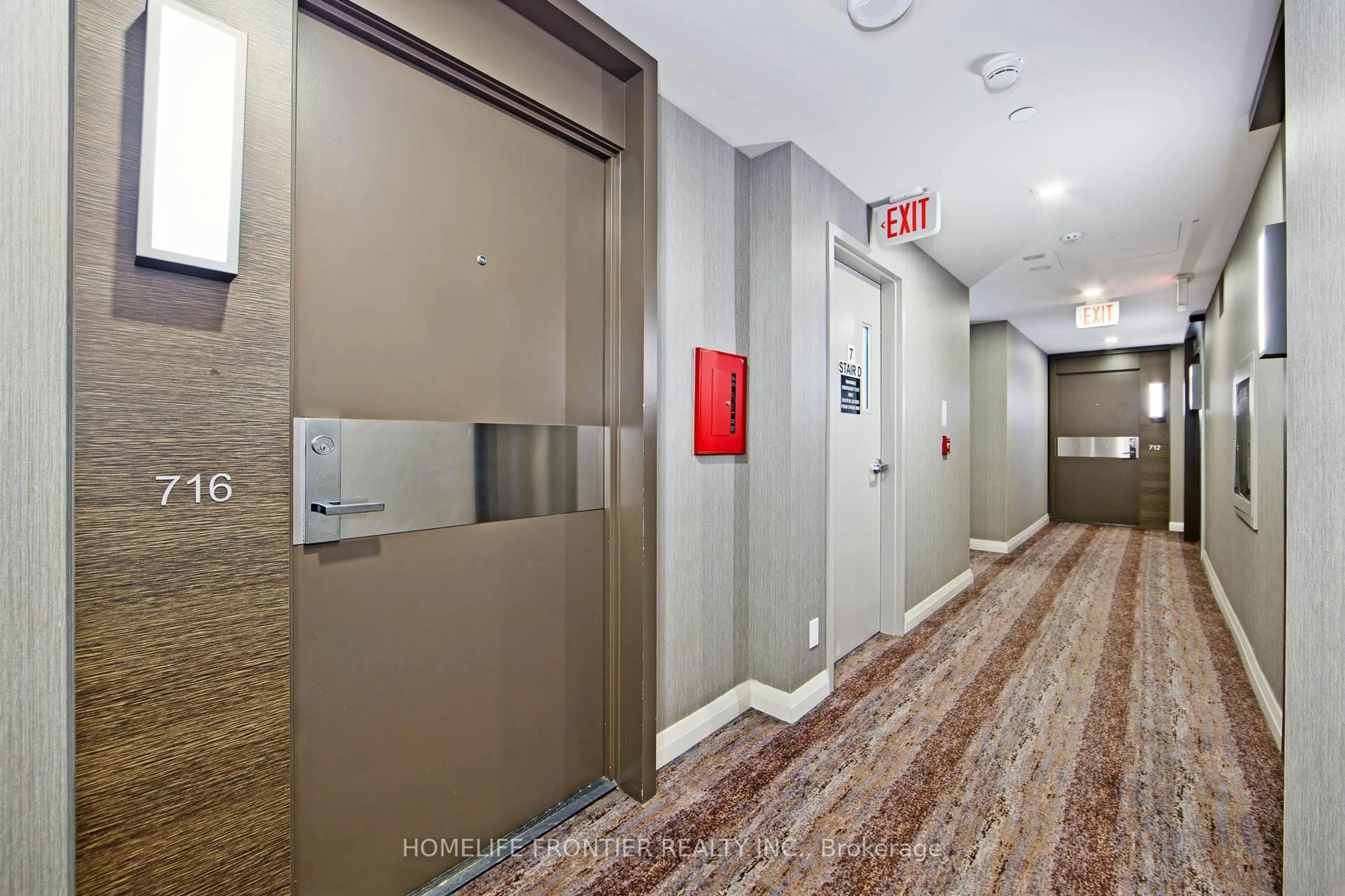 Indoor foyer for 60 Annie Craig Dr #716, Toronto Ontario M8V 0C5