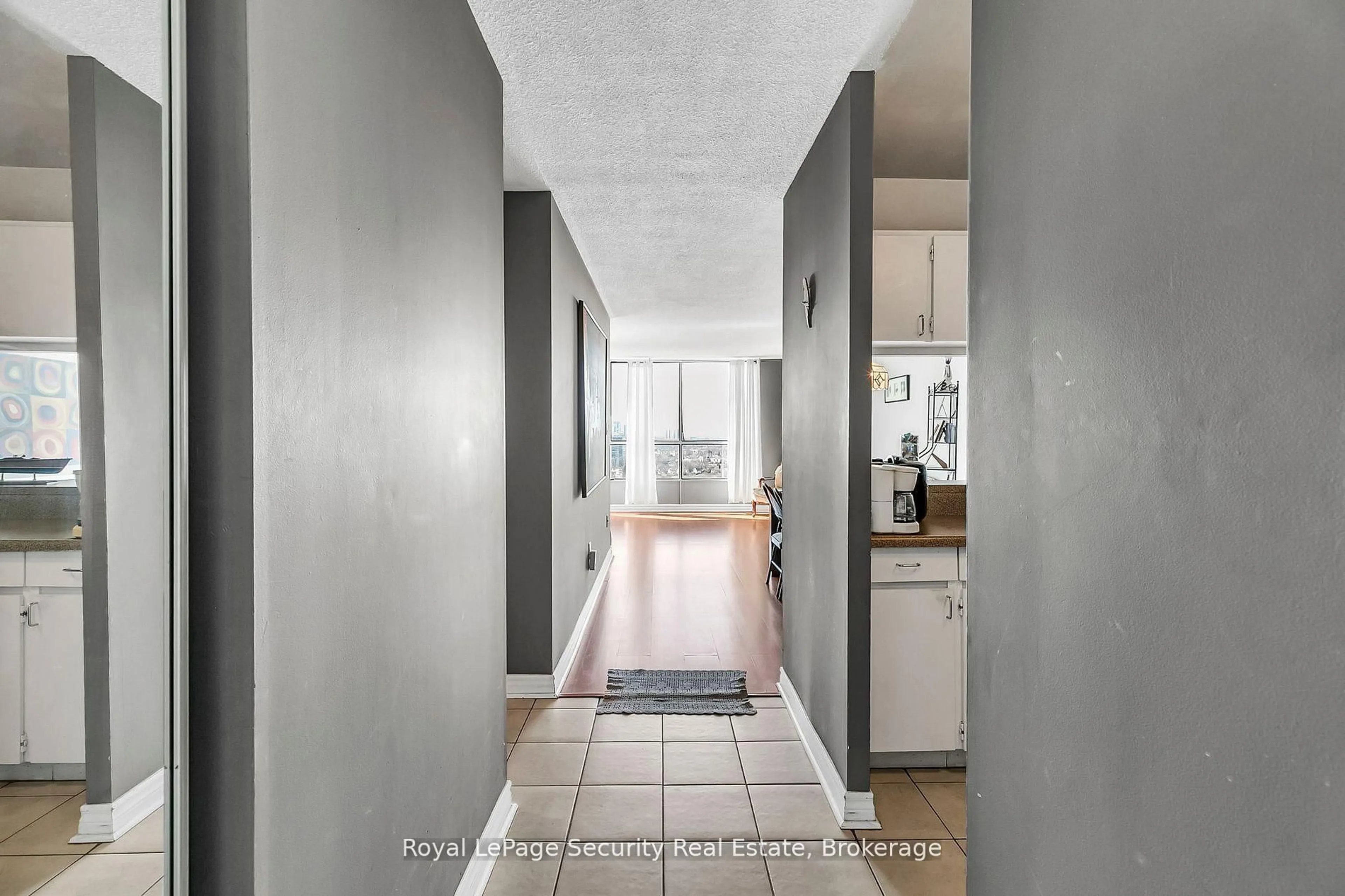 Indoor entryway for 10 Martha Eaton Way #2413, Toronto Ontario M6M 5B3