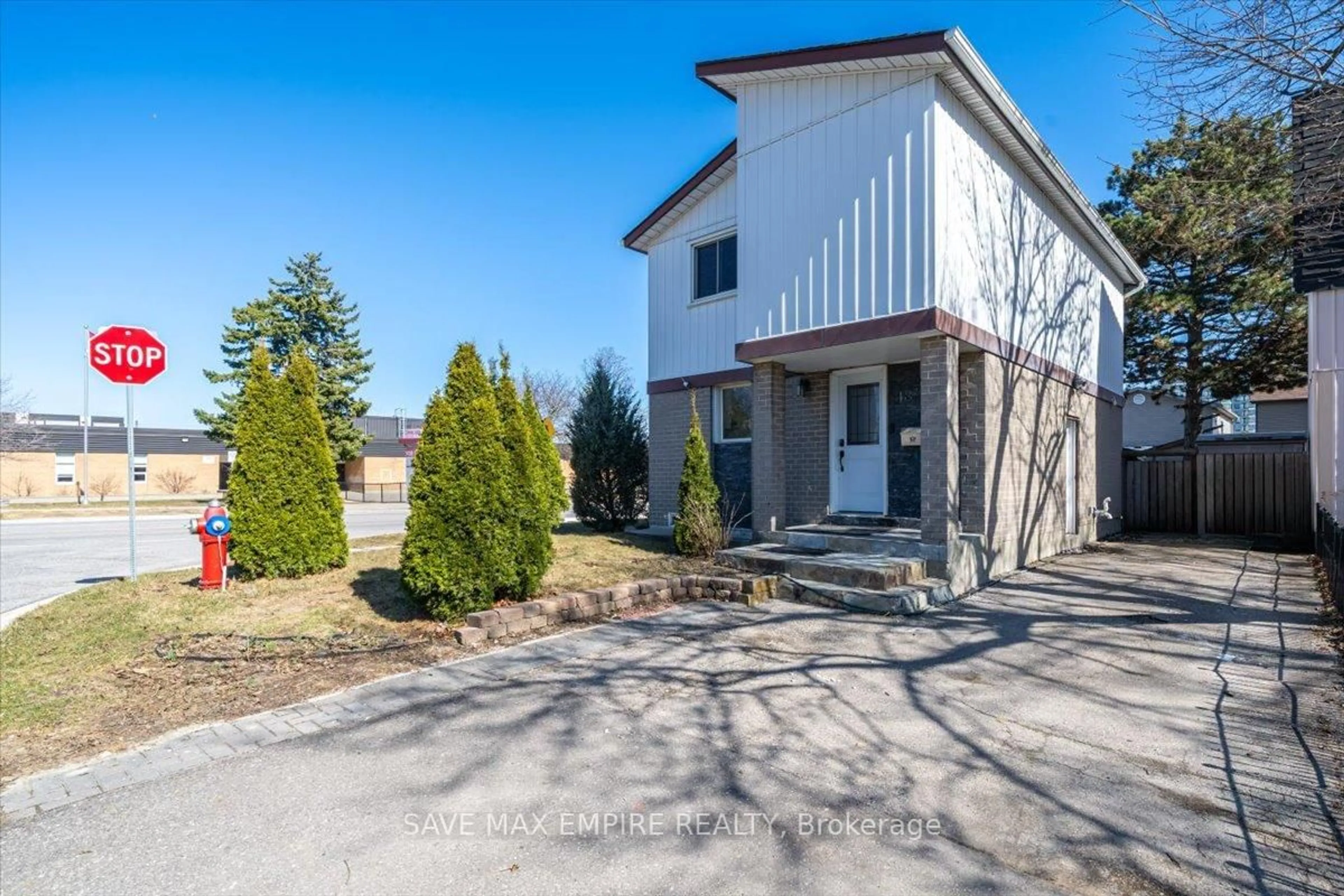 Unknown for 18 Hasting Sq, Brampton Ontario L6S 2N8