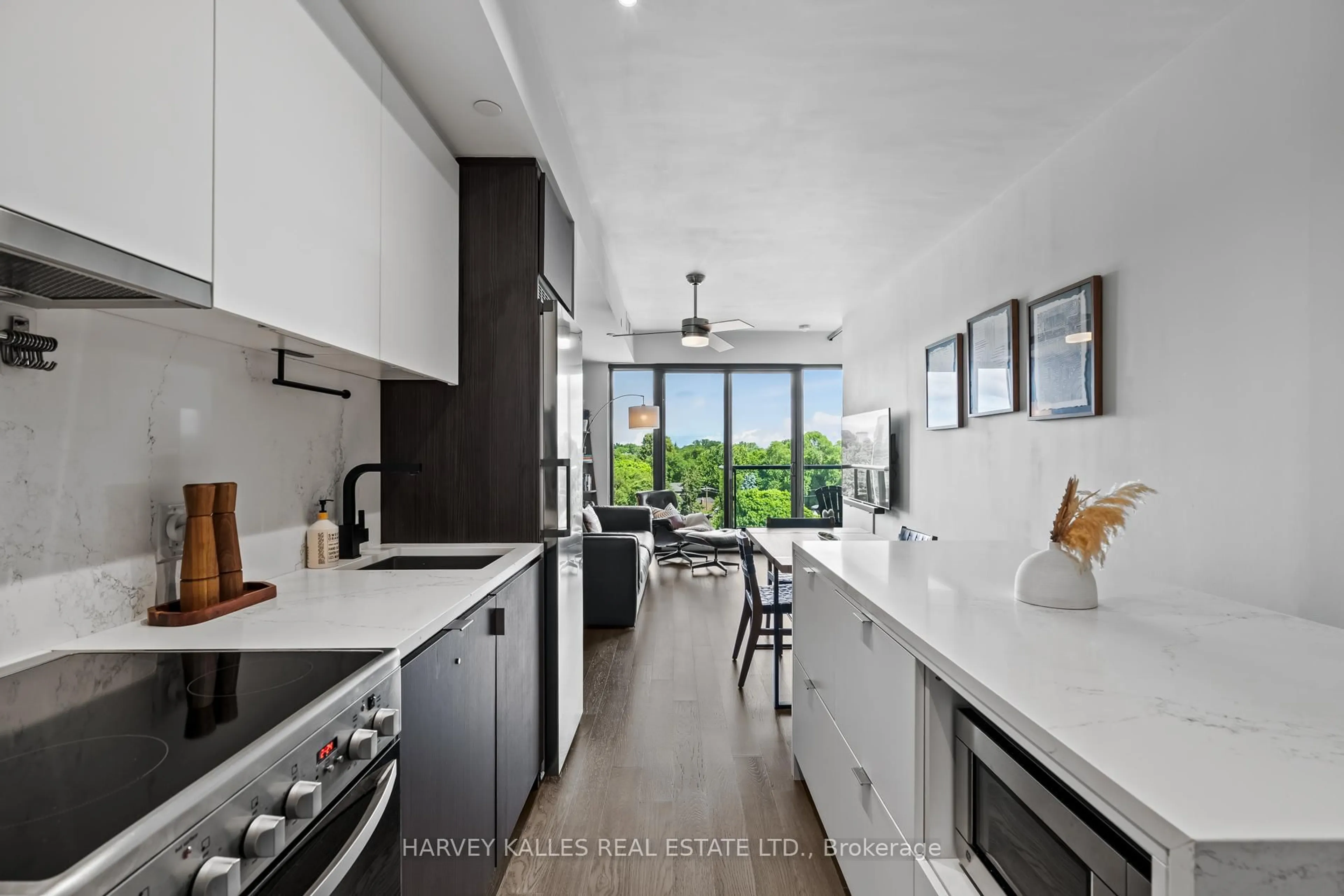 Contemporary kitchen, ceramic/tile floor for 7 Smith Cres #604, Toronto Ontario M8Z 0G3