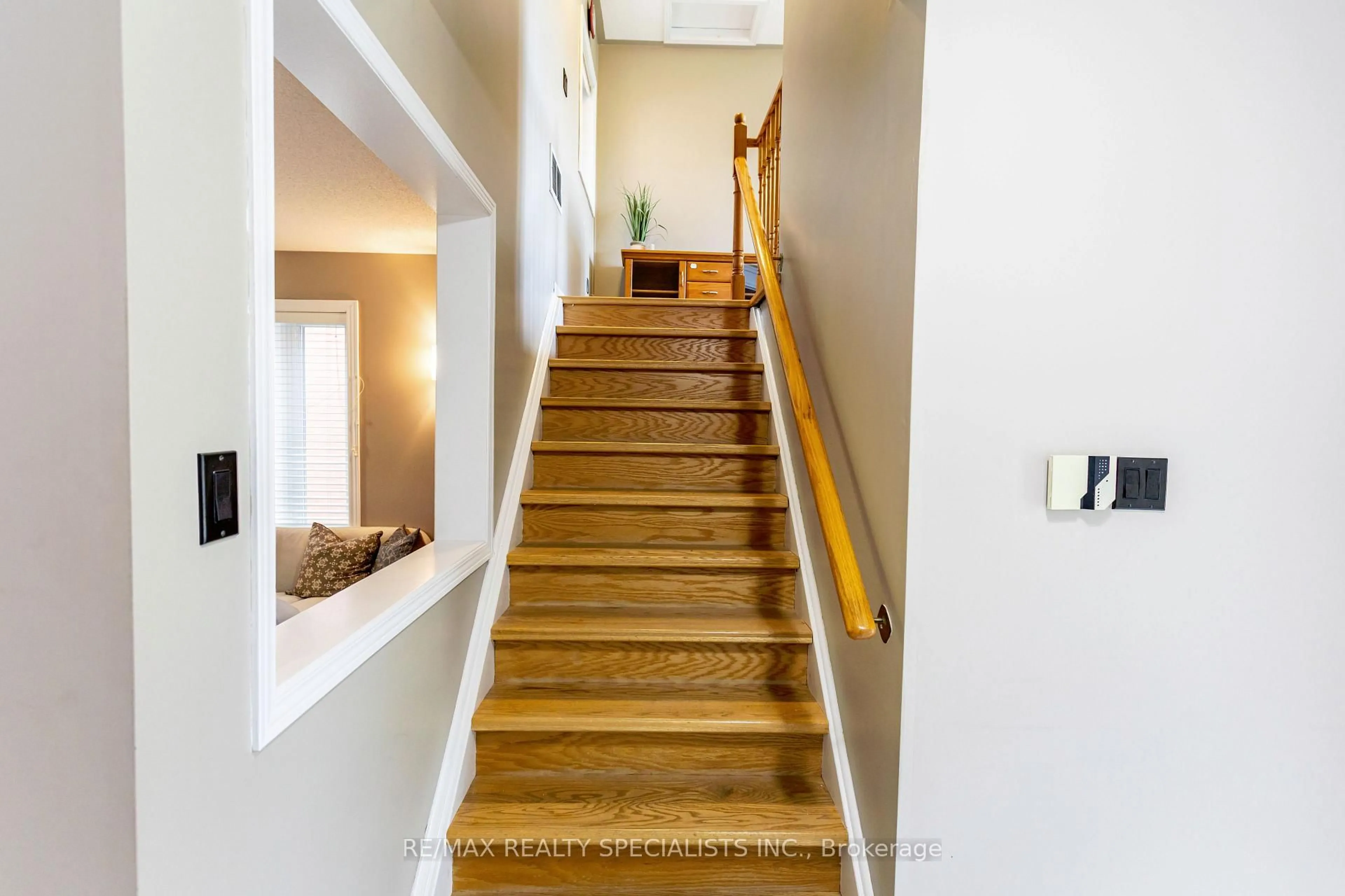 Stairs for 74 Sahara Tr, Brampton Ontario L6R 1P4