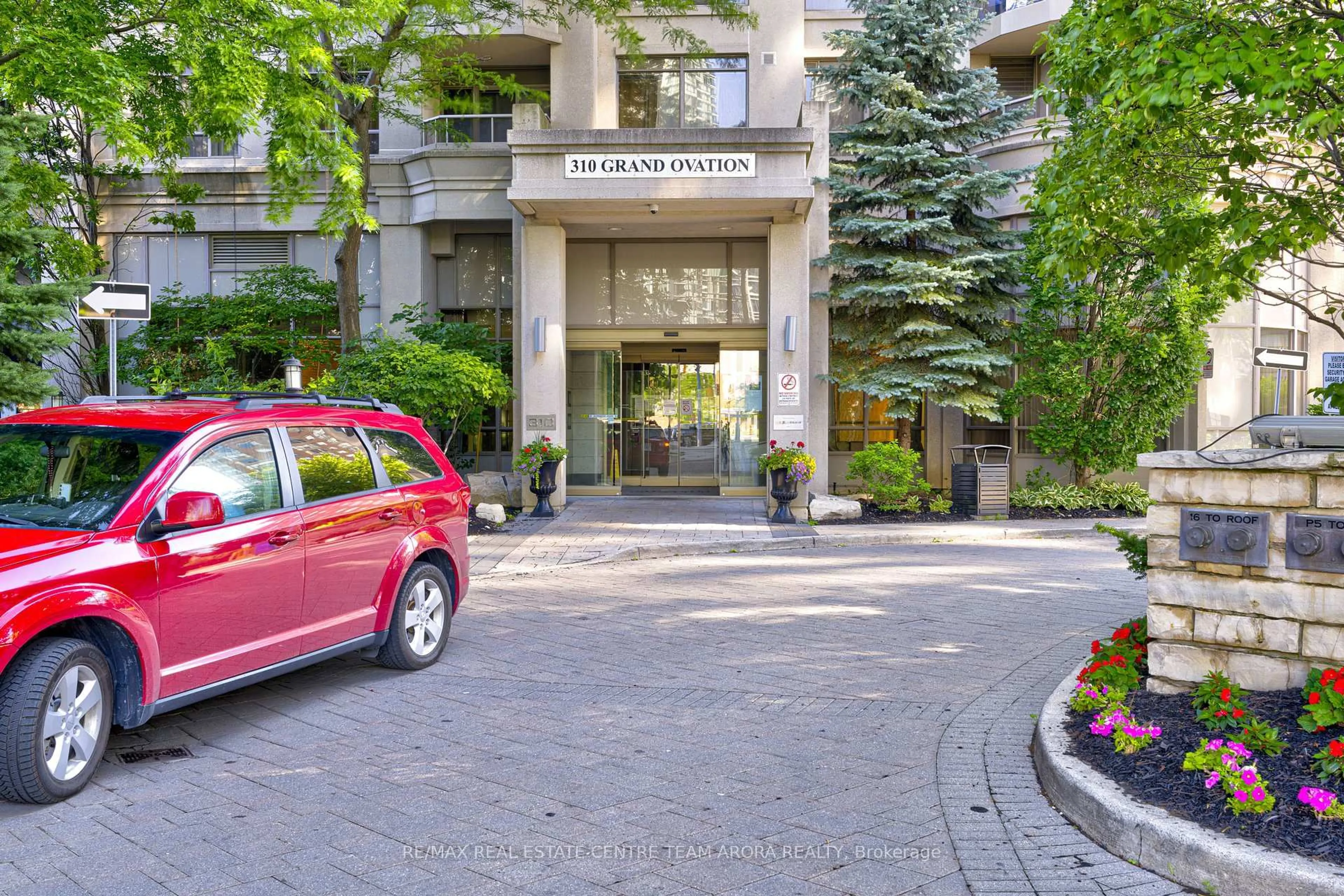 Lobby for 310 Burnhamthorpe Rd #604, Mississauga Ontario L5B 4P9