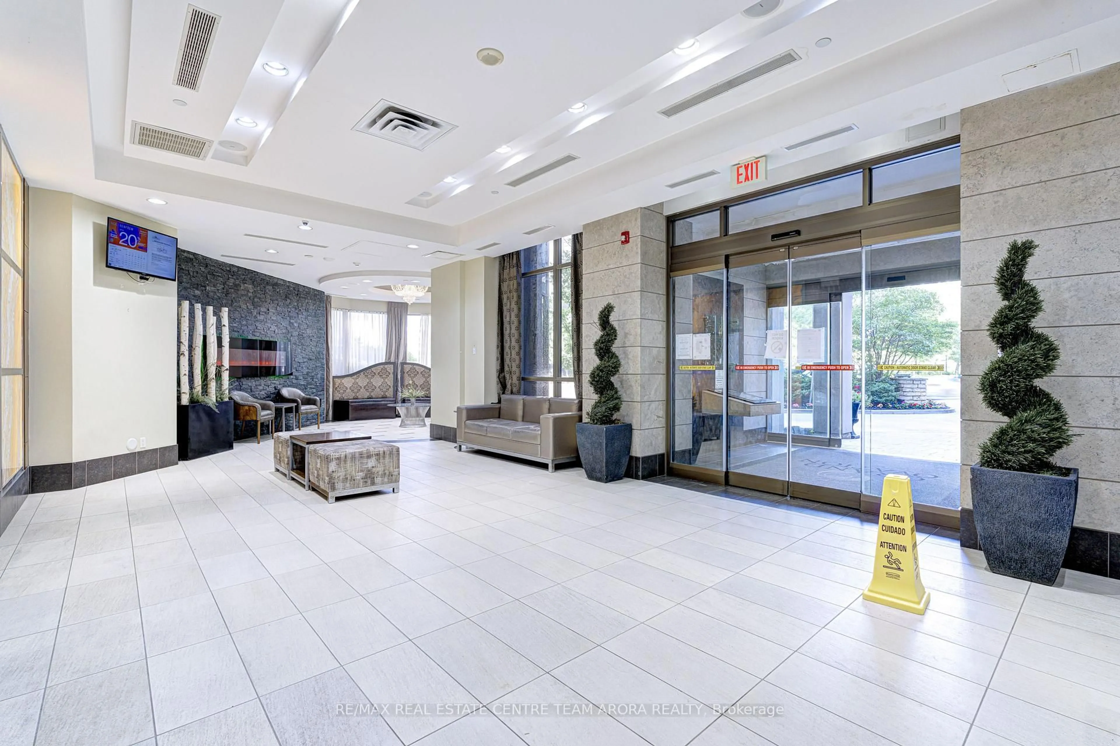Lobby for 310 Burnhamthorpe Rd #604, Mississauga Ontario L5B 4P9