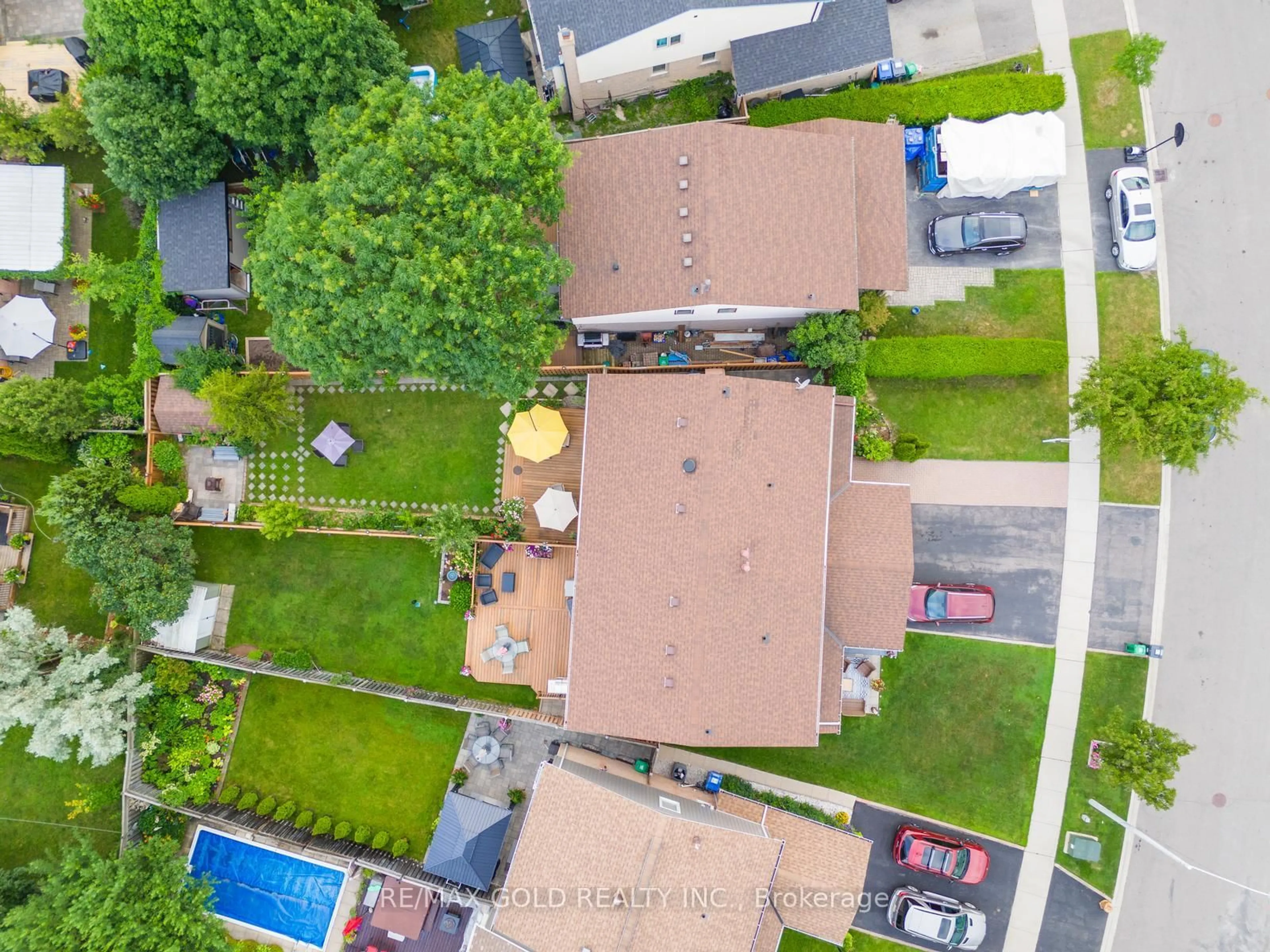 A pic from outside/outdoor area/front of a property/back of a property/a pic from drone, unknown for 2908 Arles Mews, Mississauga Ontario L5N 2N2
